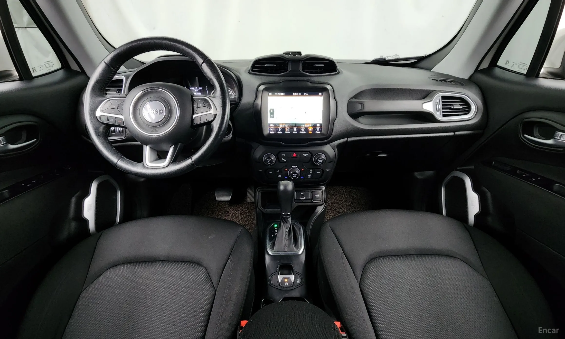 Jeep Renegade превью 6