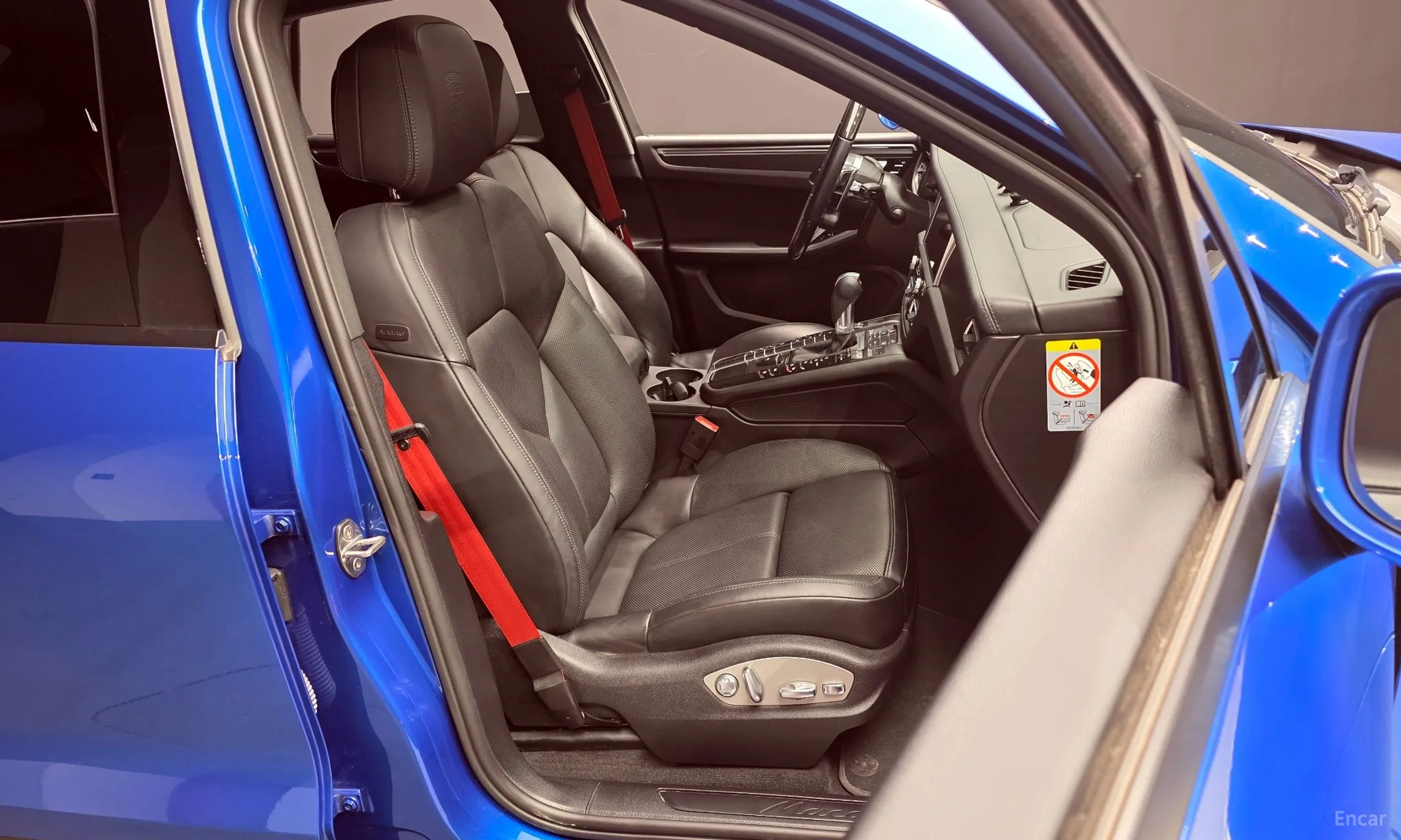 Porsche Macan превью 12
