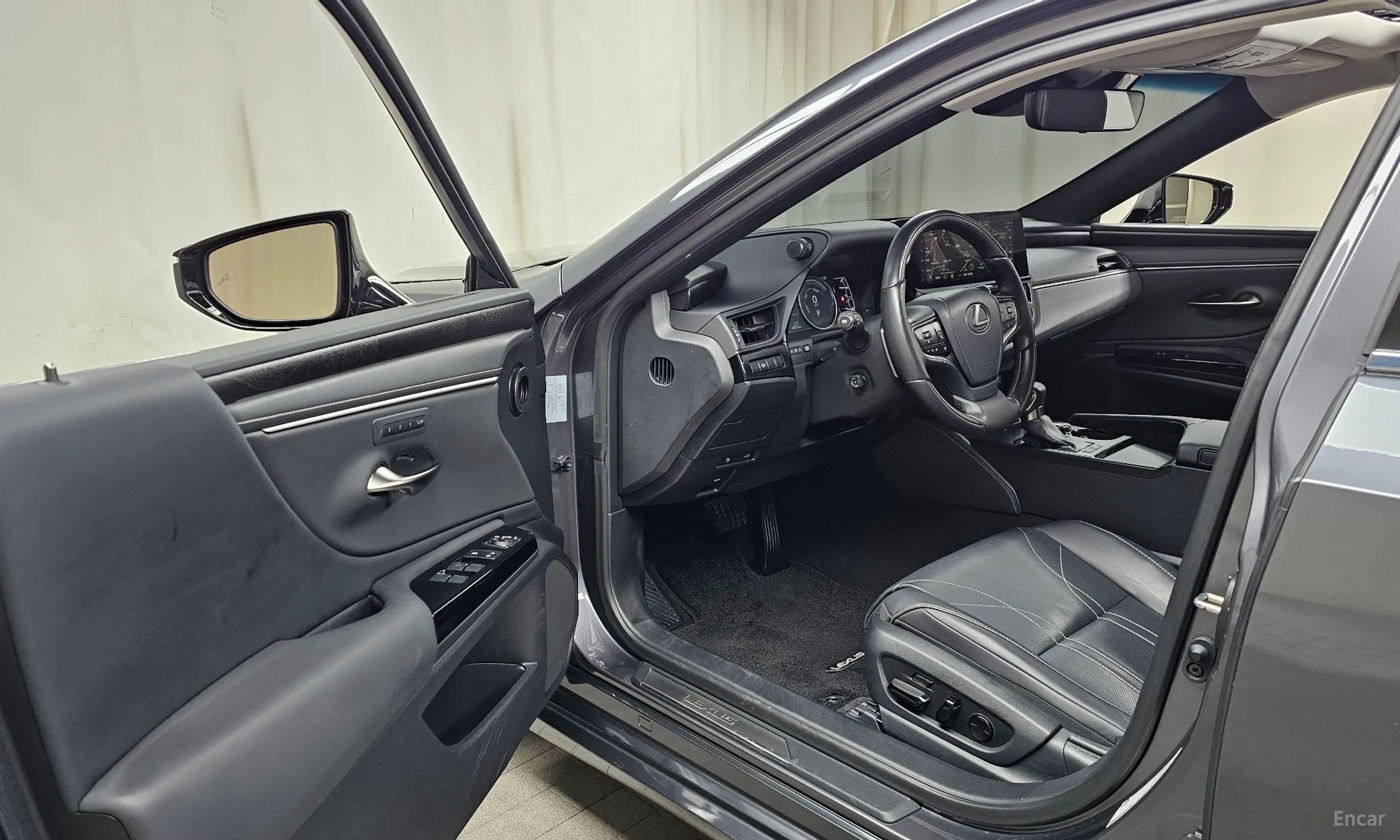 Lexus ES300h 7th Generation превью 10