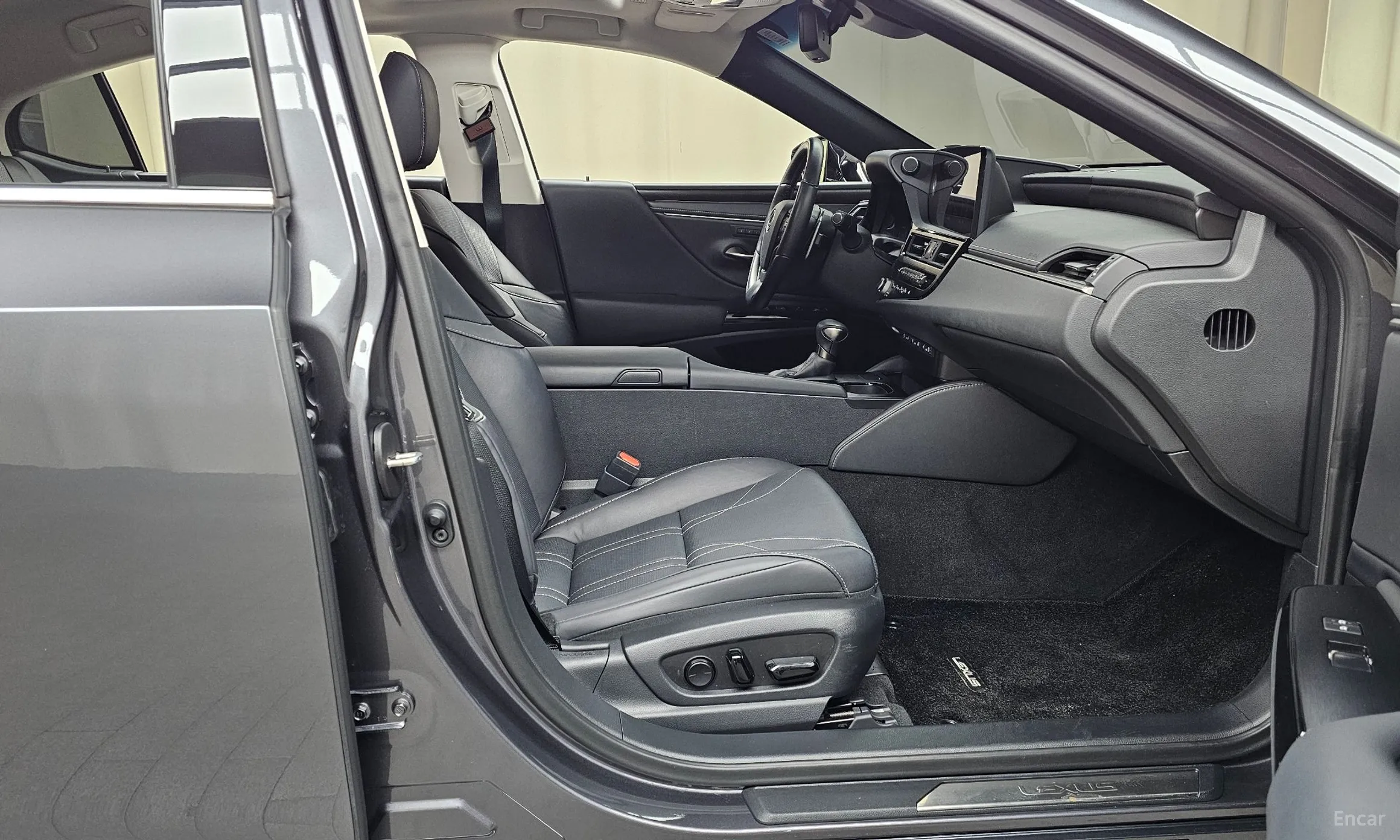Lexus ES300h 7th Generation превью 11