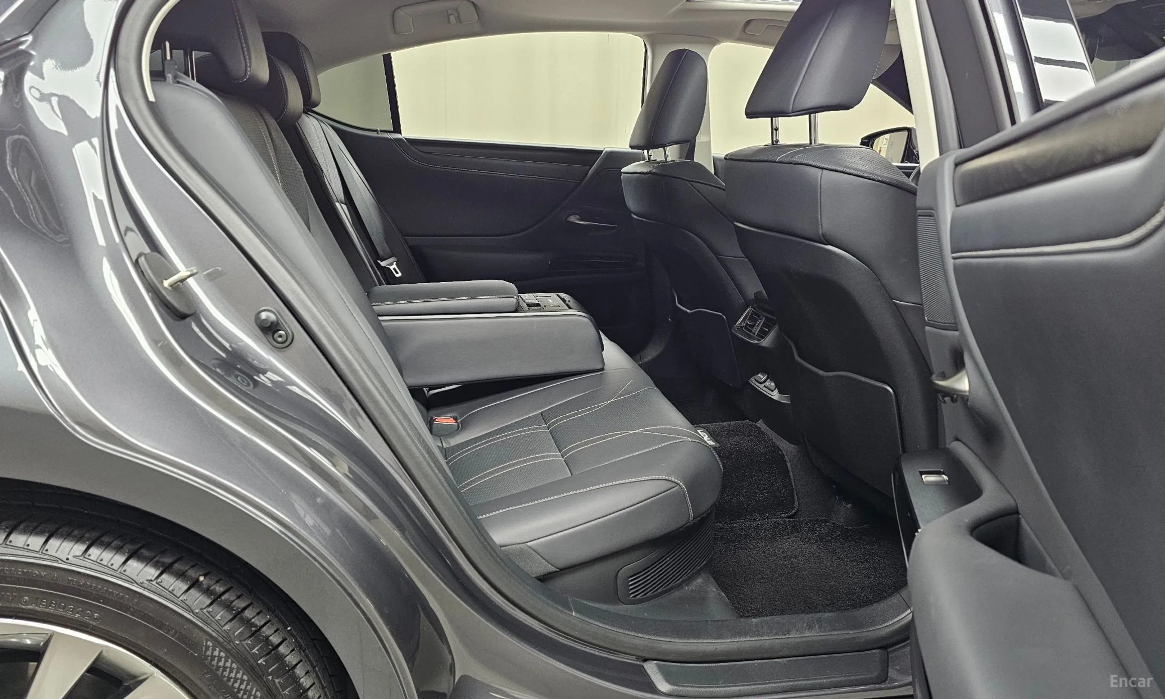 Lexus ES300h 7th Generation превью 12