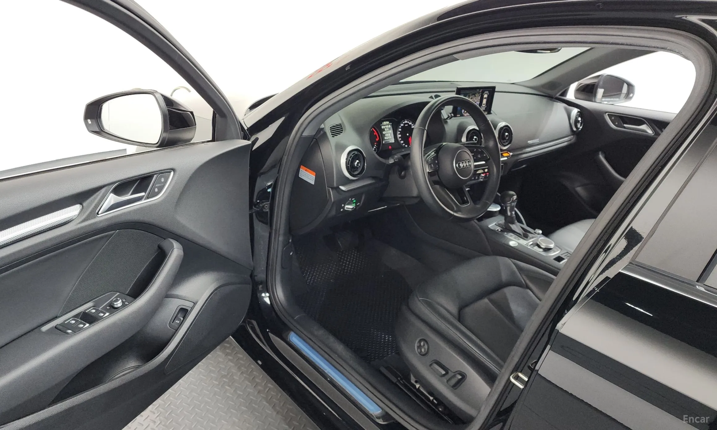 Audi New A3 превью 10