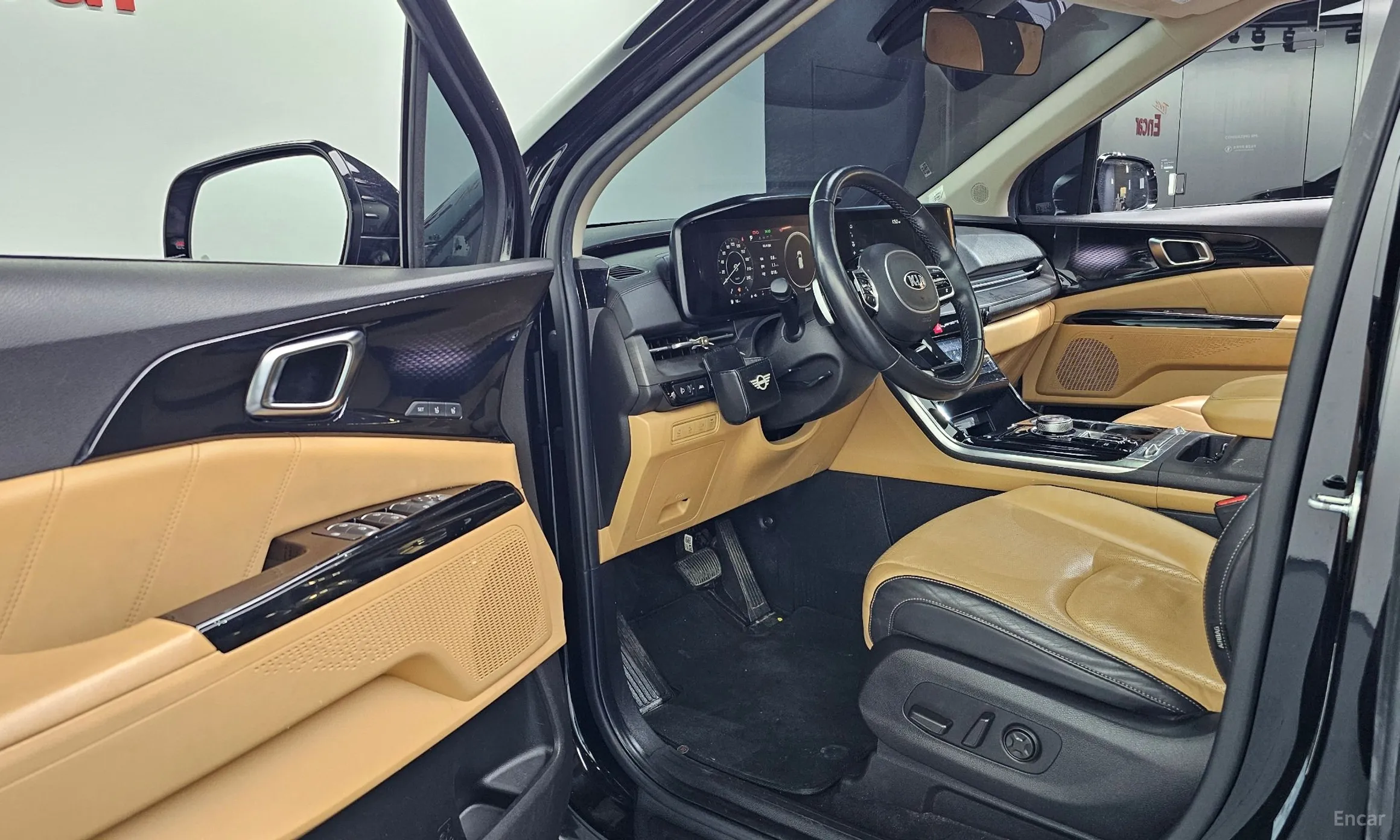 Kia Carnival Gen 4 превью 10