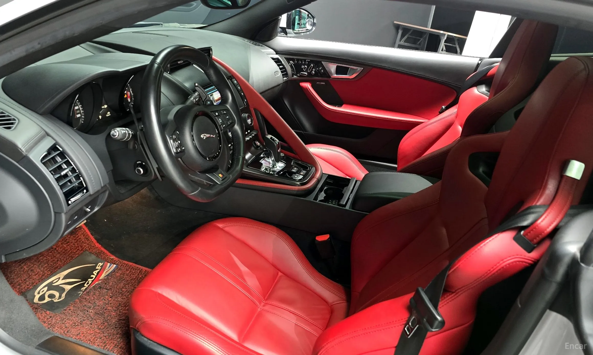 Jaguar F-TYPE превью 12