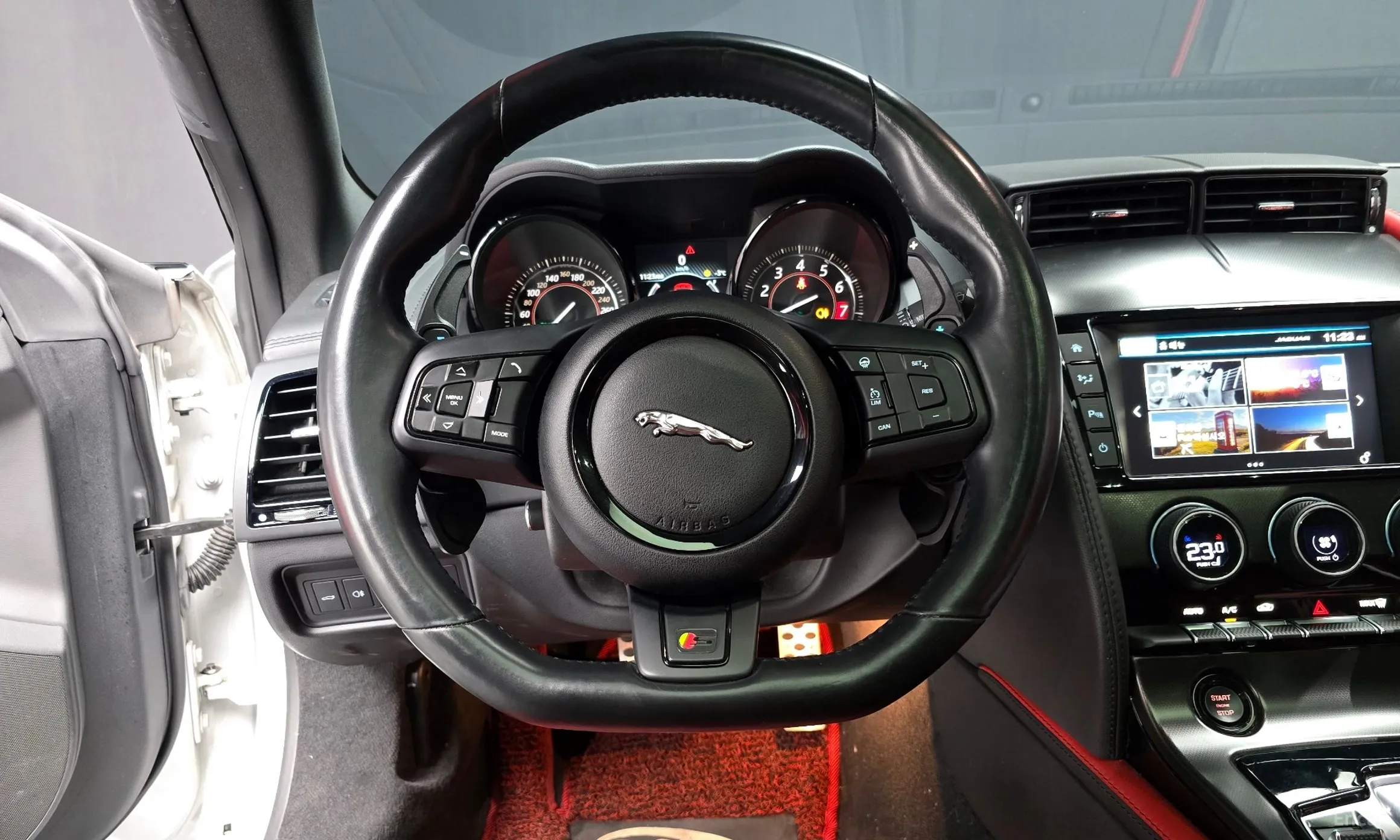 Jaguar F-TYPE превью 13