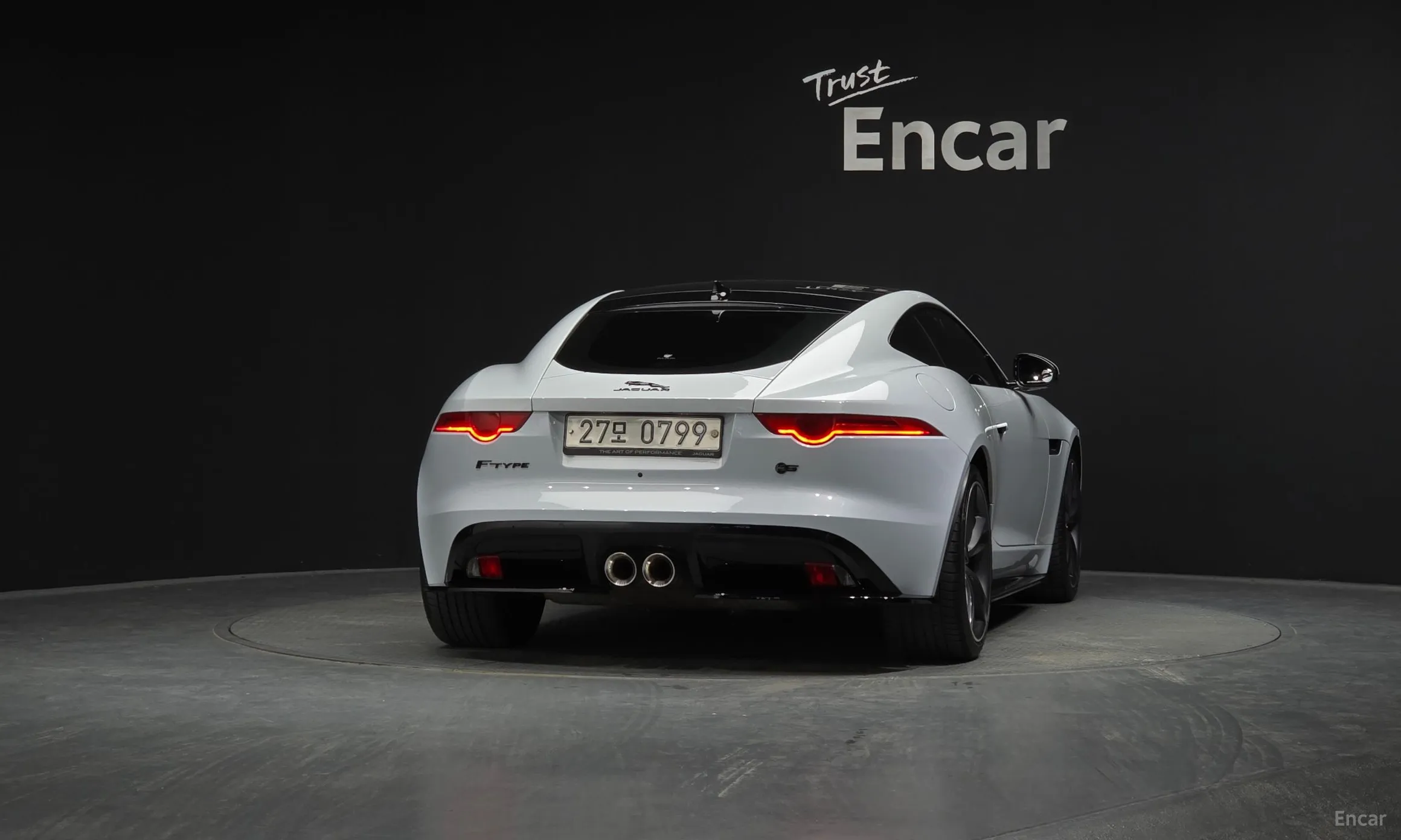 Jaguar F-TYPE превью 4