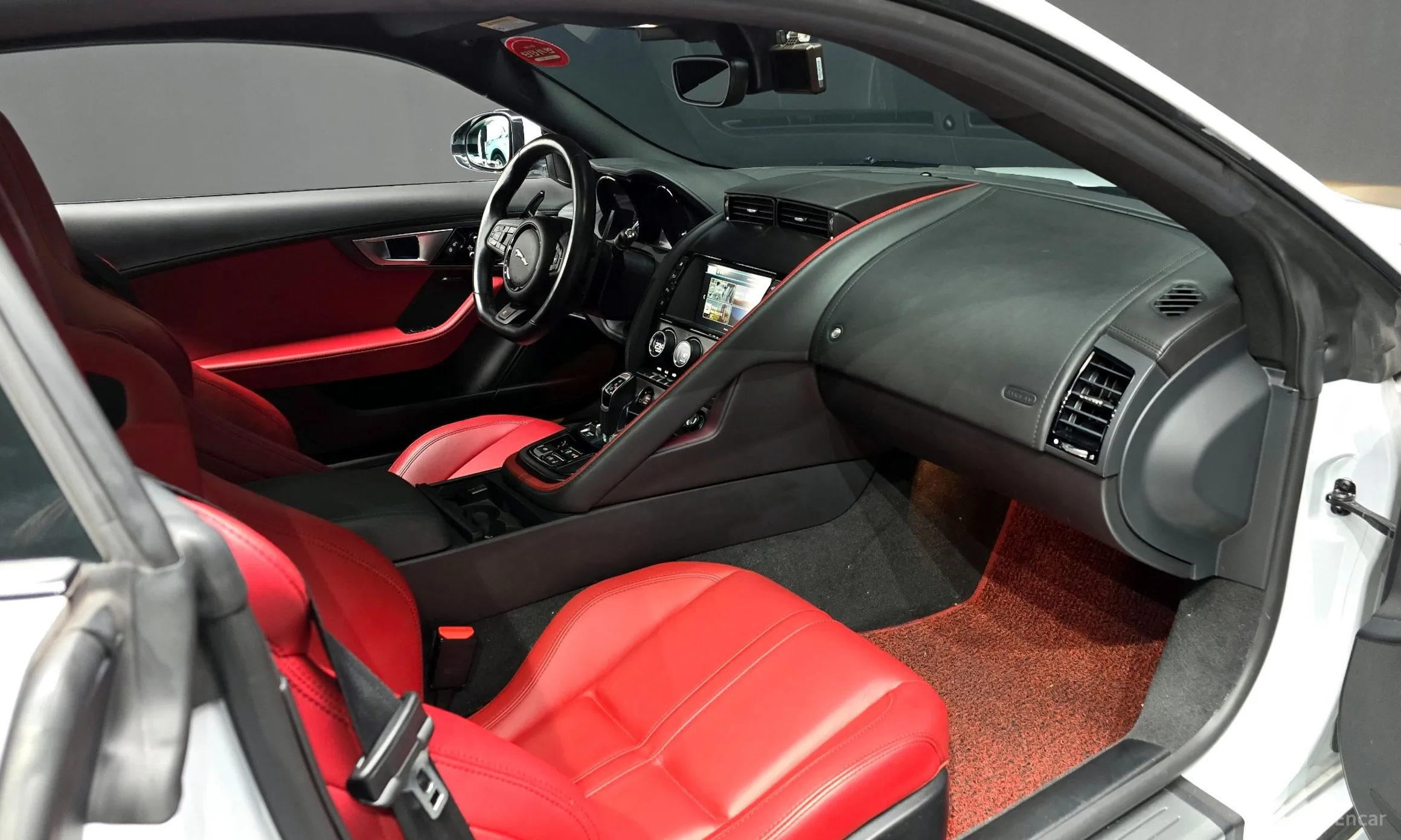Jaguar F-TYPE превью 7