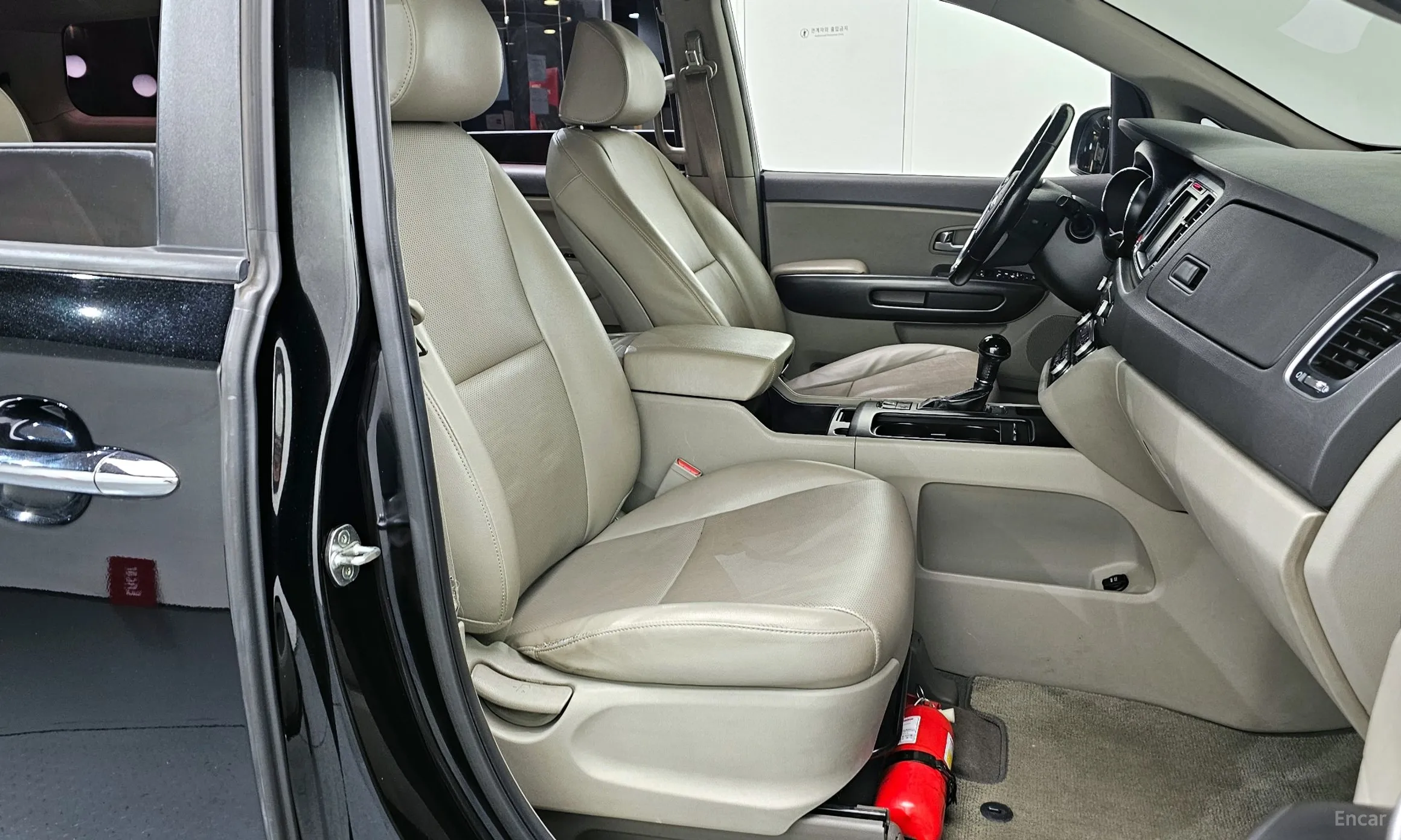 Kia Carnival превью 10