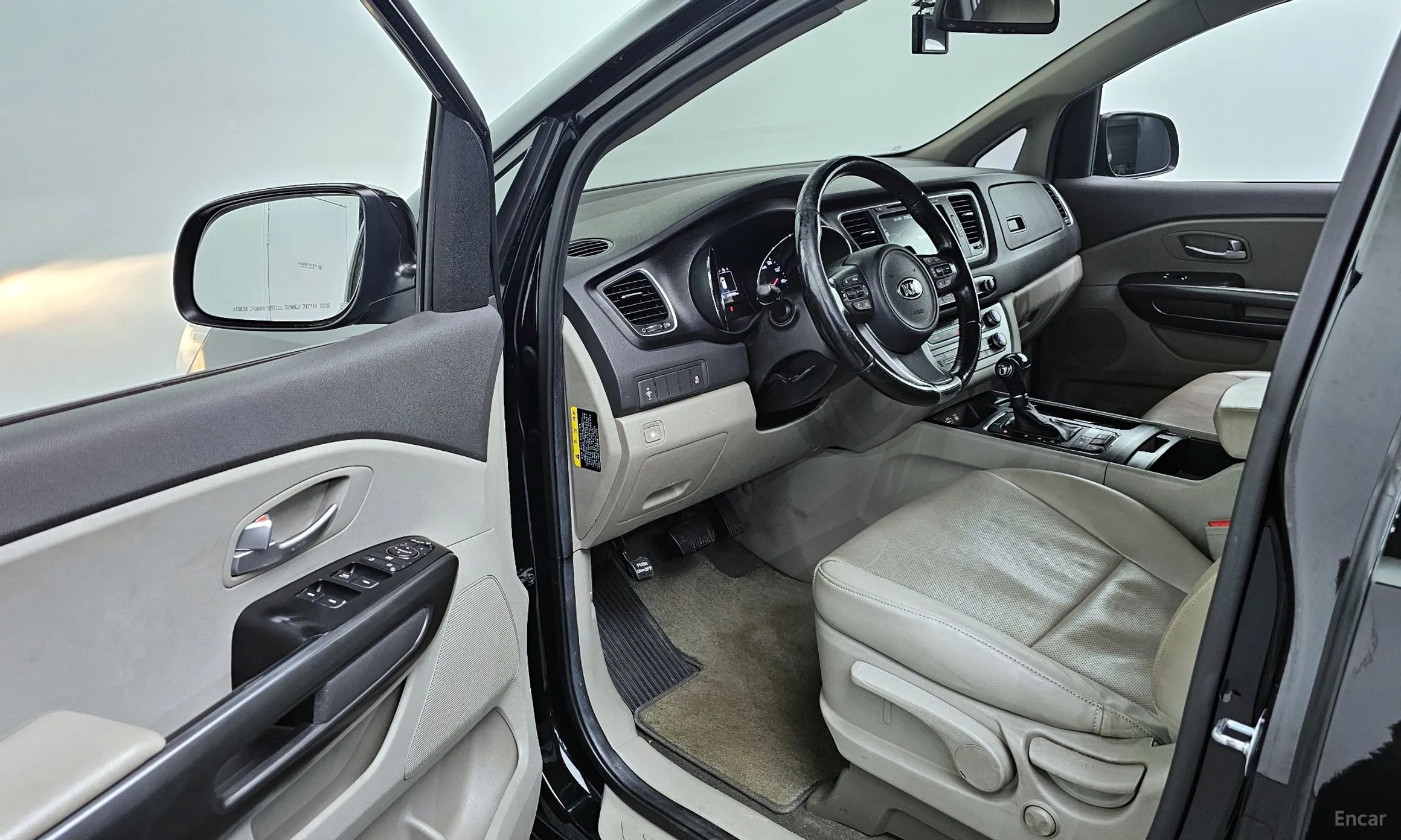 Kia Carnival превью 11