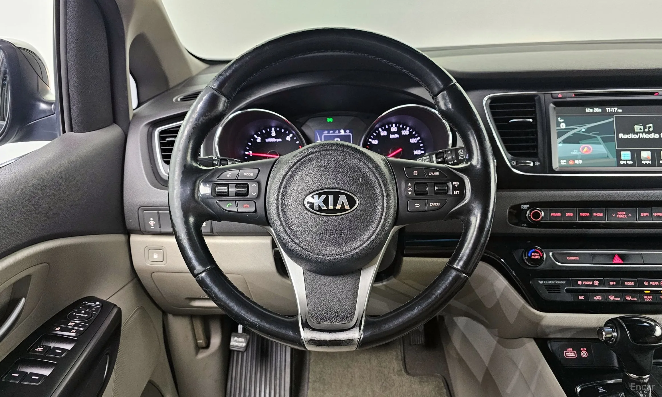 Kia Carnival превью 13