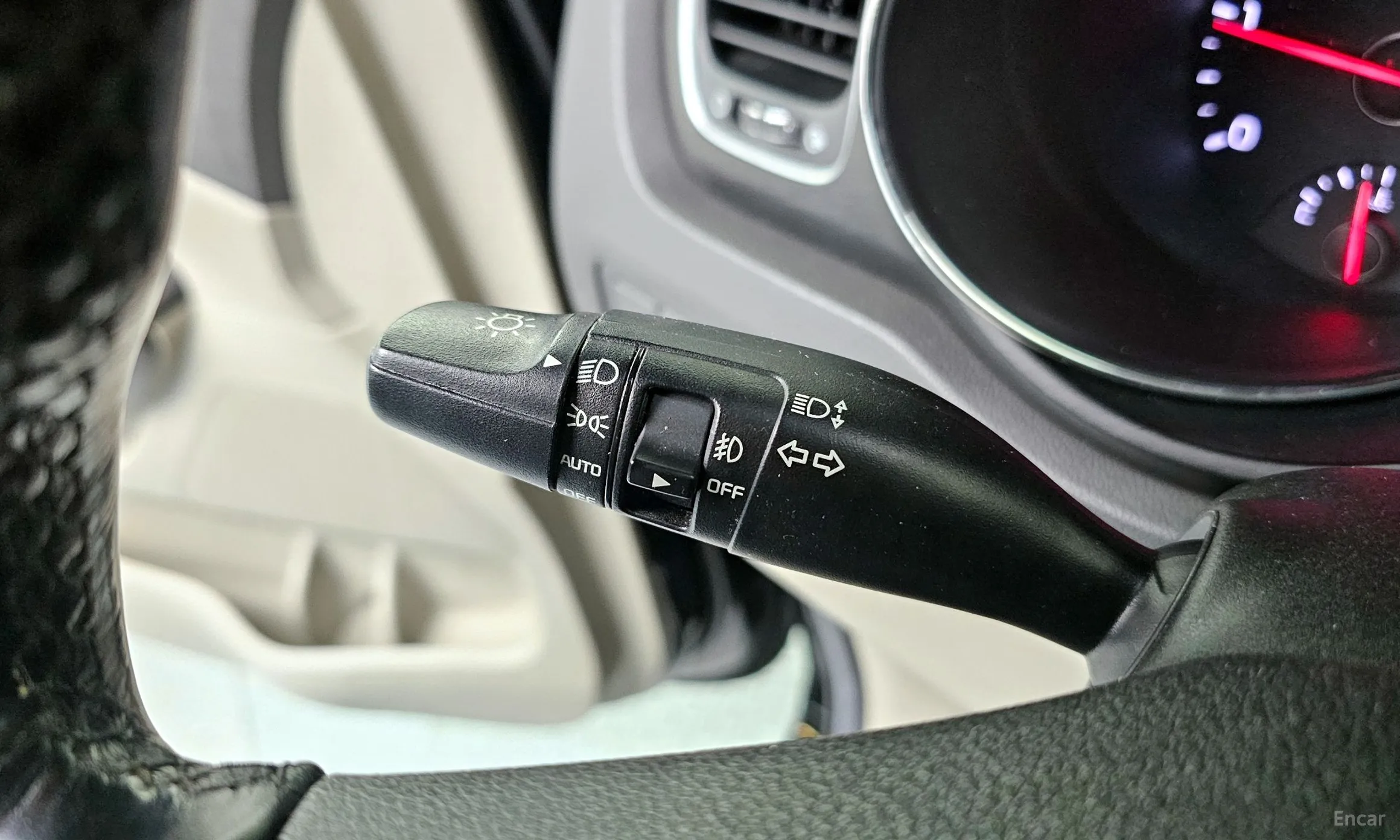 Kia Carnival превью 17