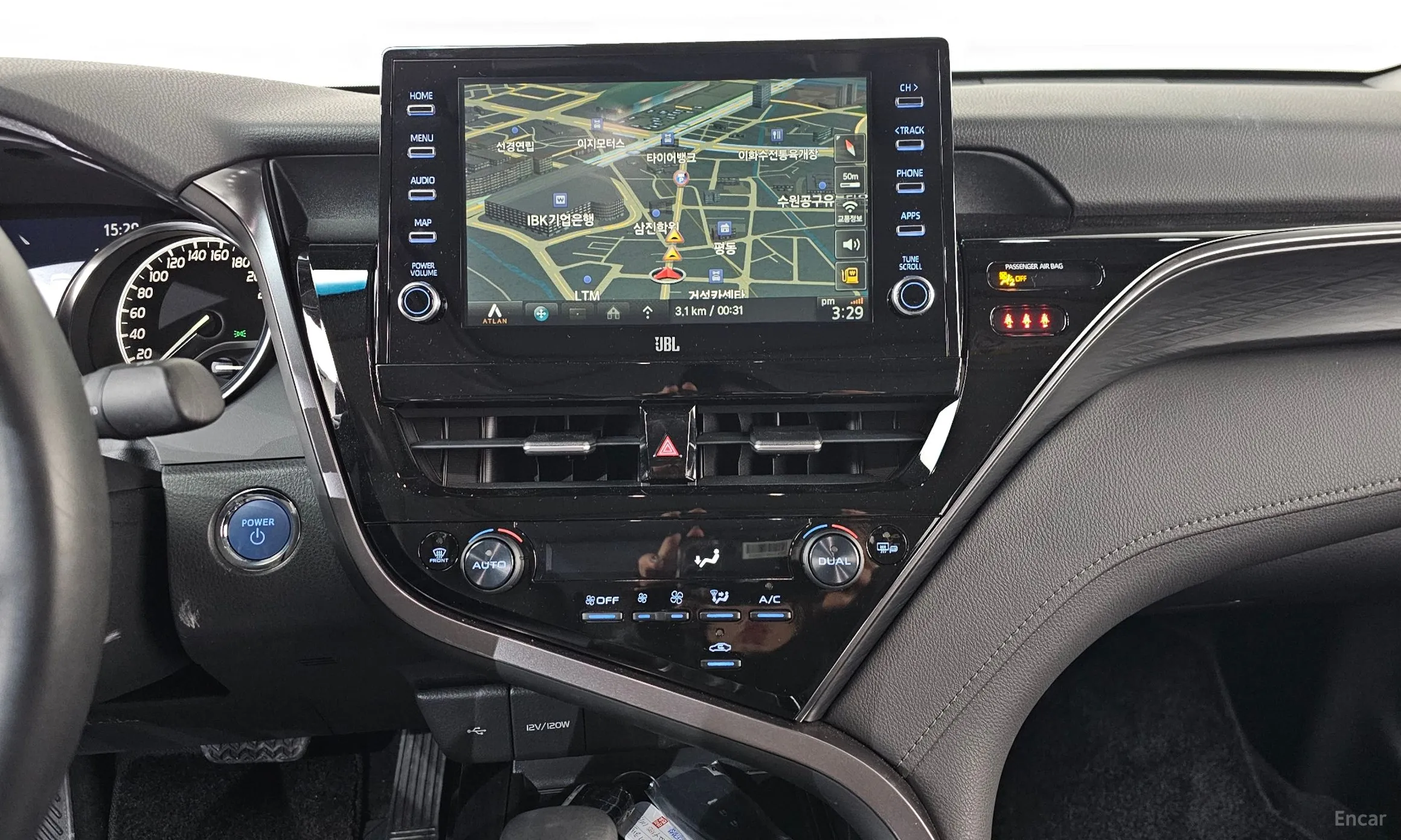 Toyota Camry (XV70) превью 14