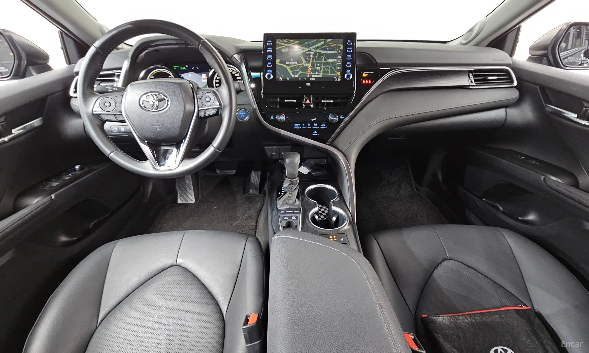 Toyota Camry (XV70) превью 7