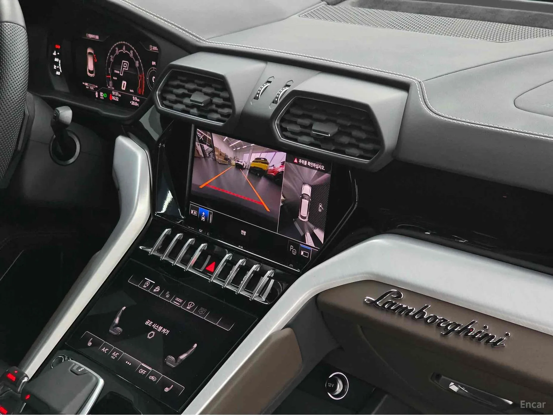 Lamborghini Urus превью 16