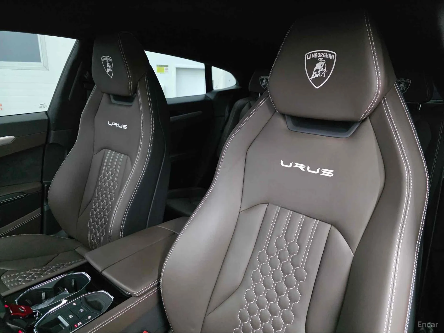 Lamborghini Urus превью 8