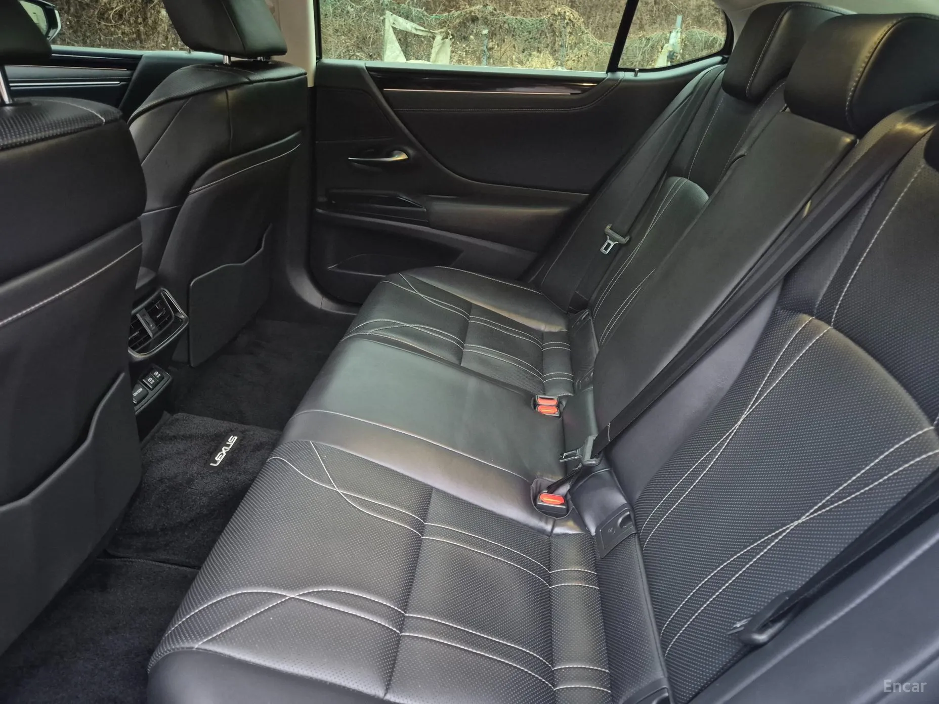 Lexus ES300h 7th Generation превью 18