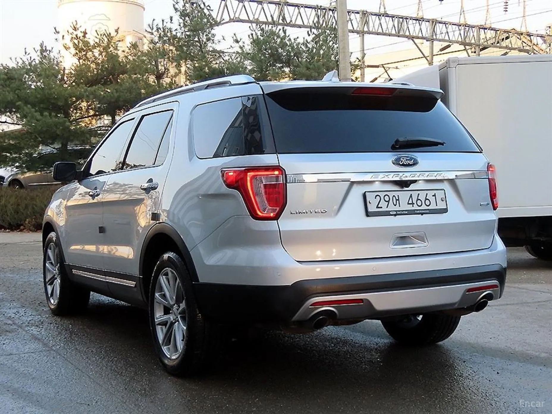 Ford Explorer превью 3