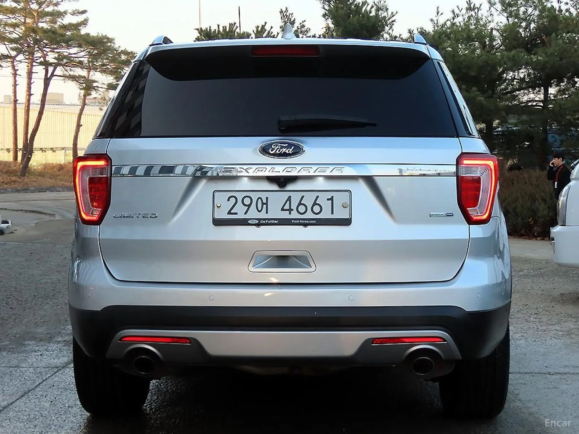 Ford Explorer превью 4