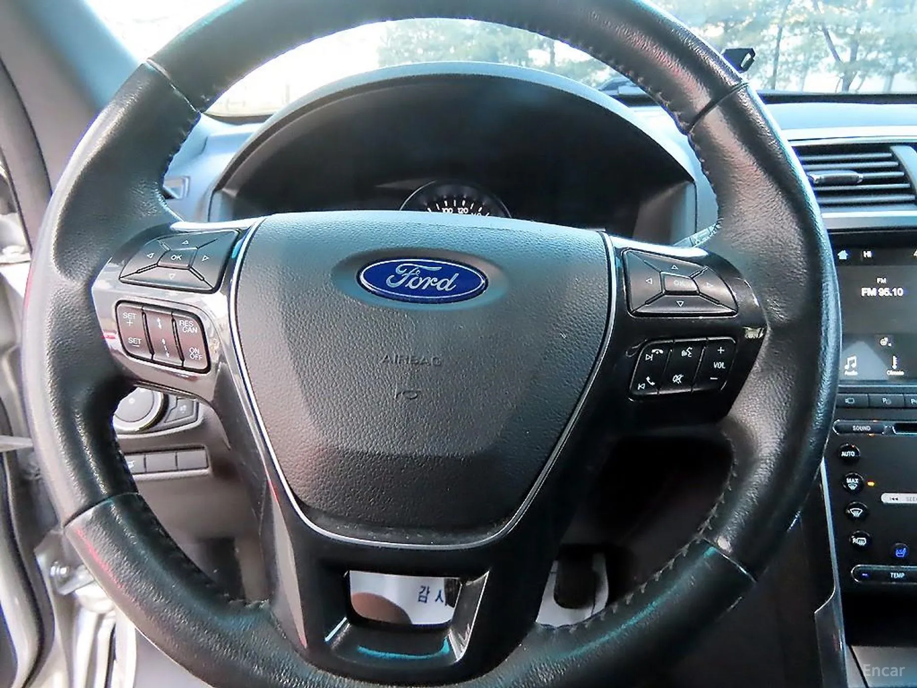 Ford Explorer превью 8