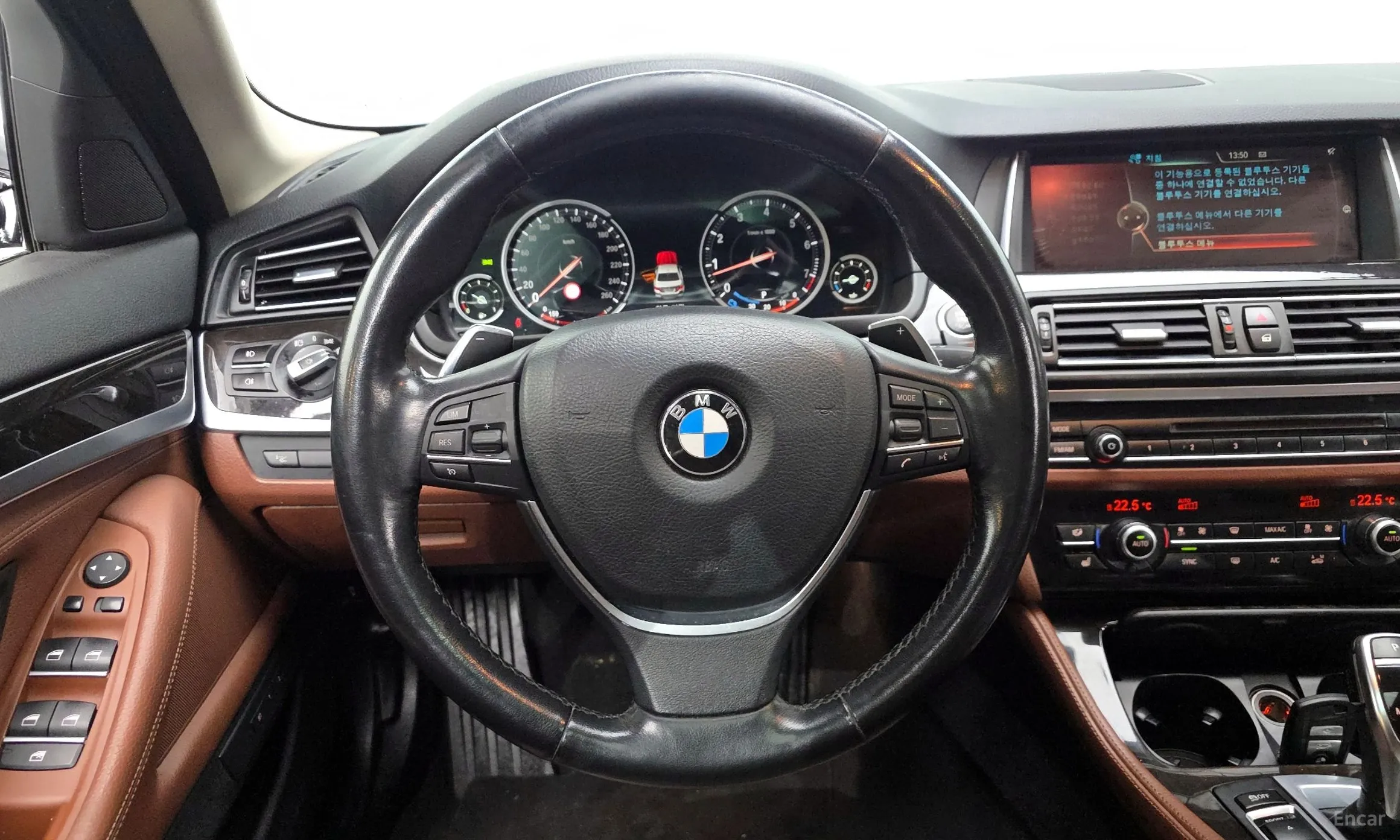 BMW 5 Series (F10) превью 13