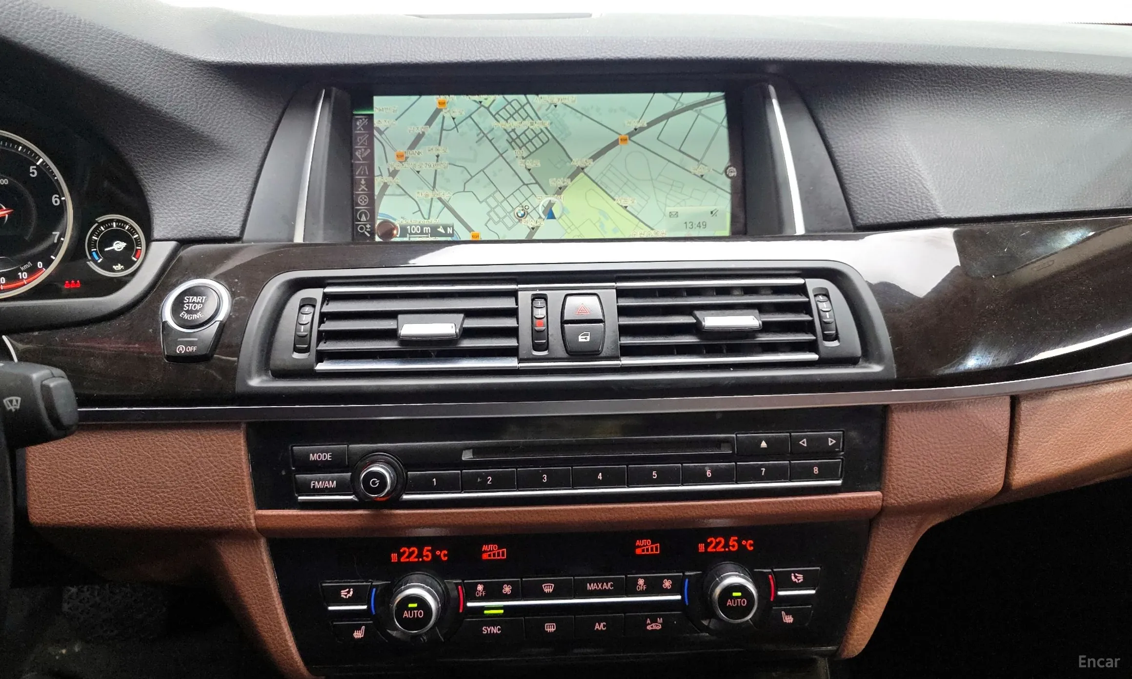 BMW 5 Series (F10) превью 14