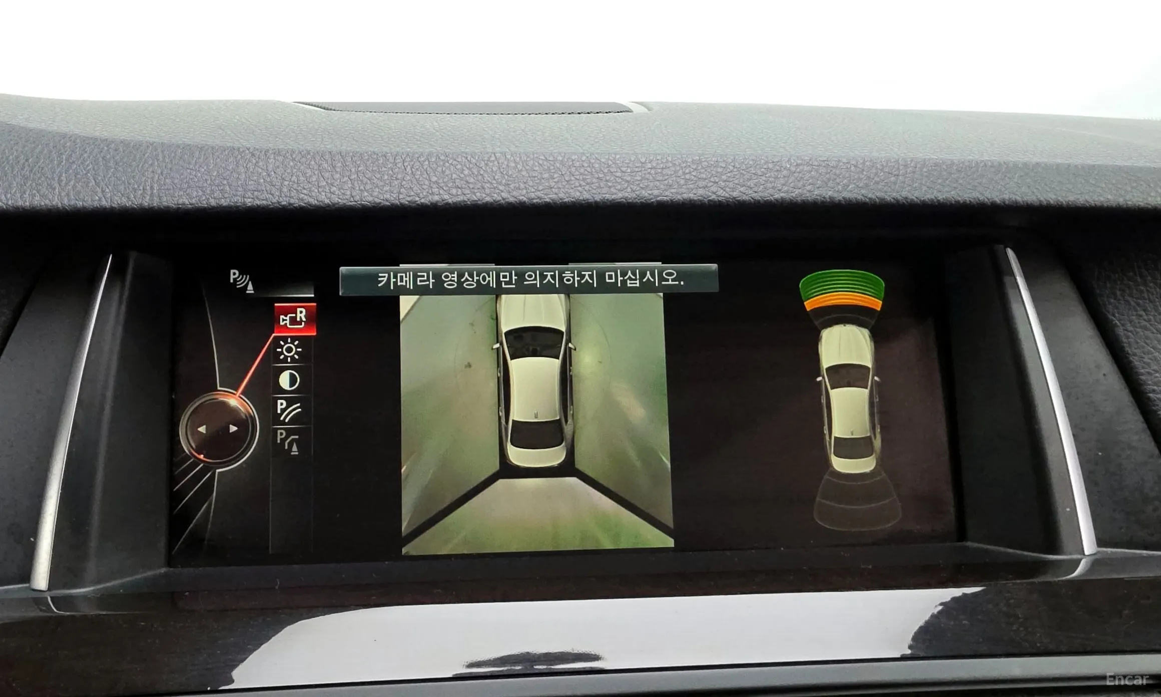 BMW 5 Series (F10) превью 15