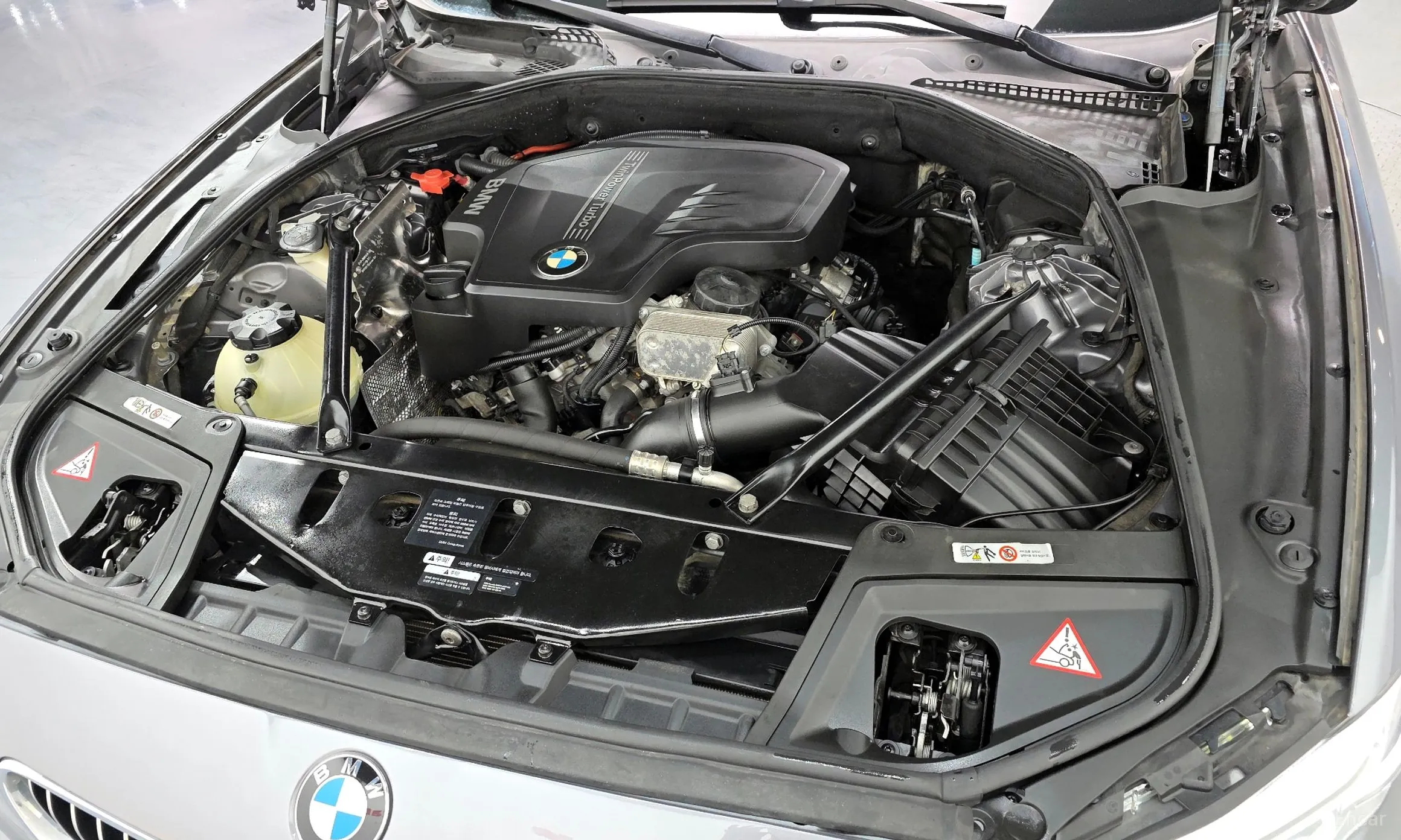 BMW 5 Series (F10) превью 6