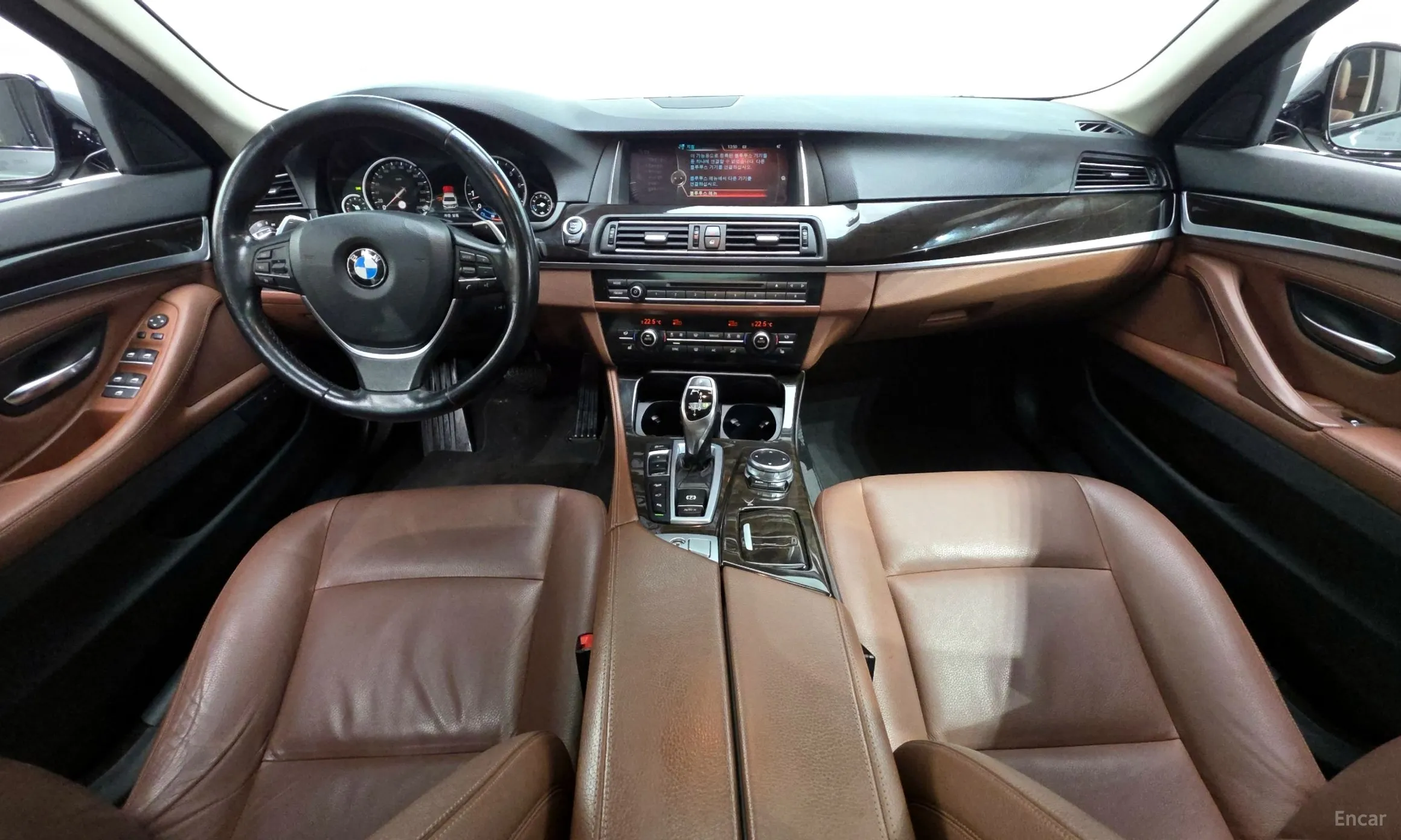 BMW 5 Series (F10) превью 7