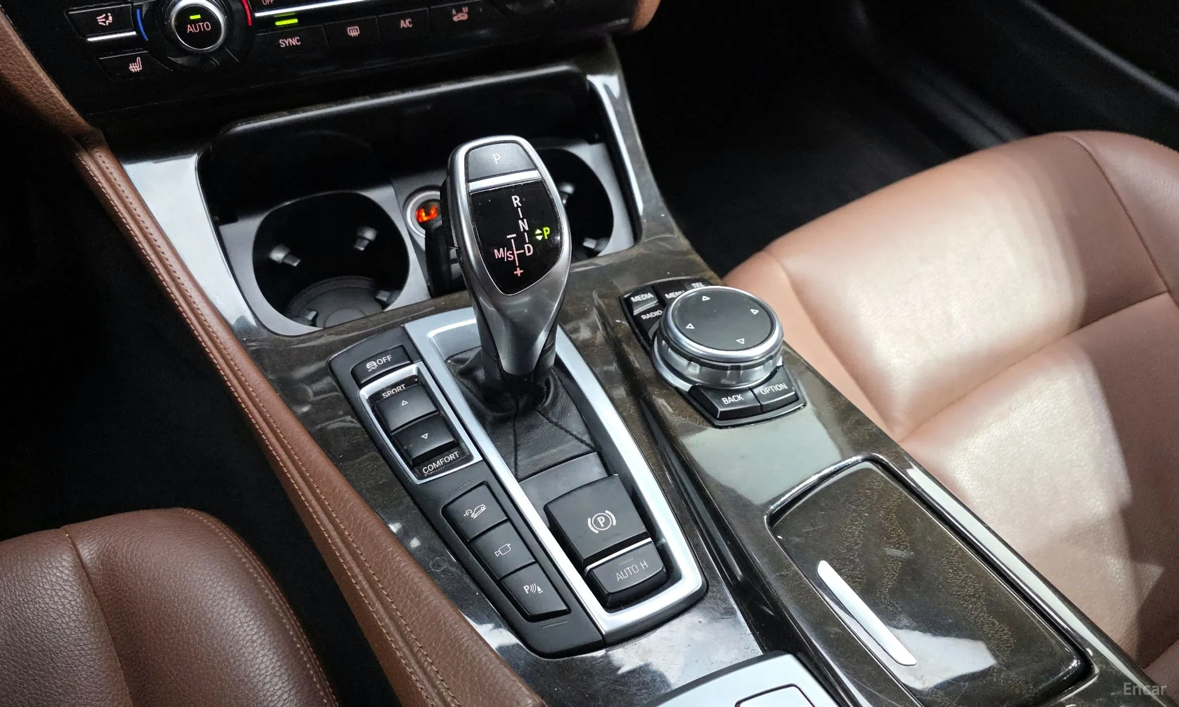 BMW 5 Series (F10) превью 9
