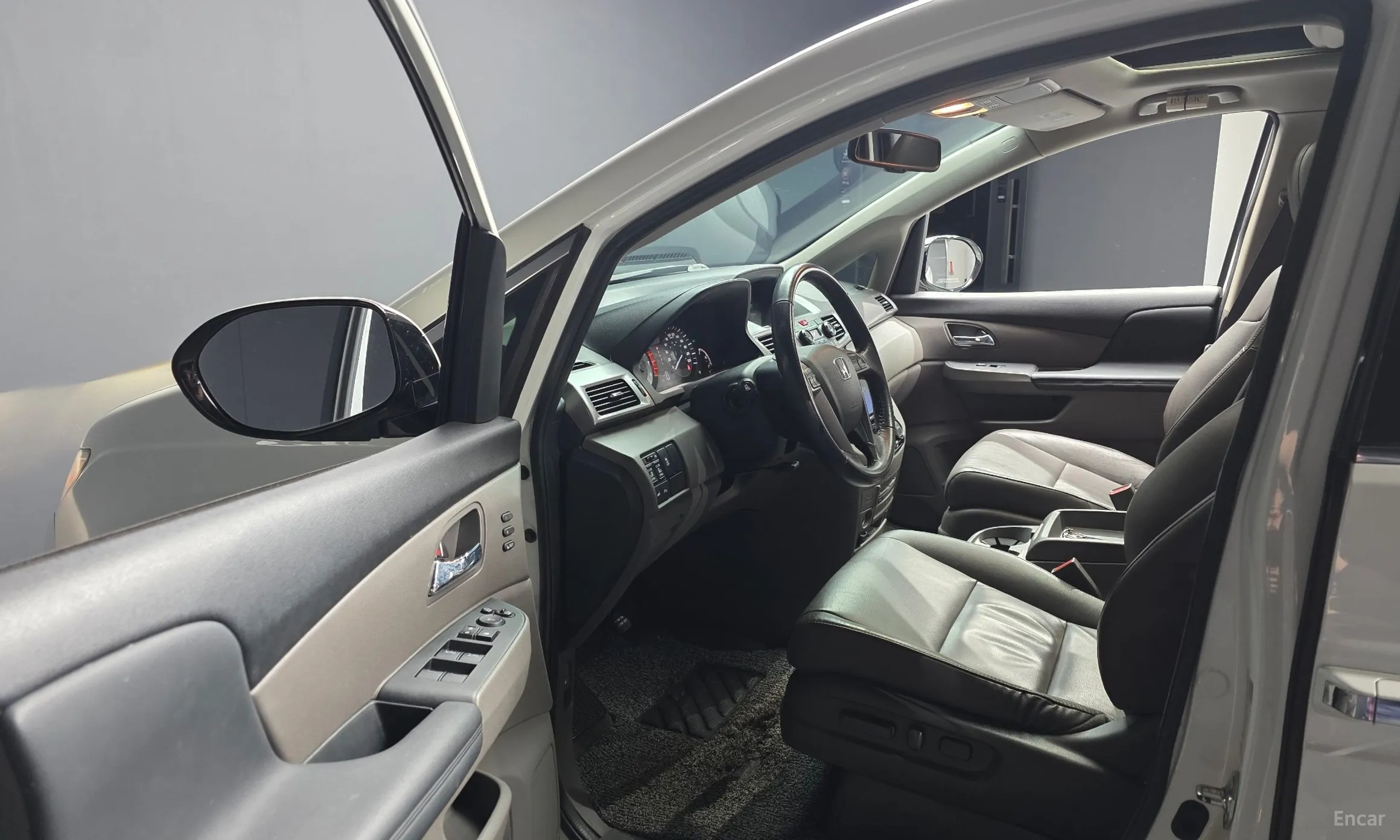 Honda Odyssey превью 11