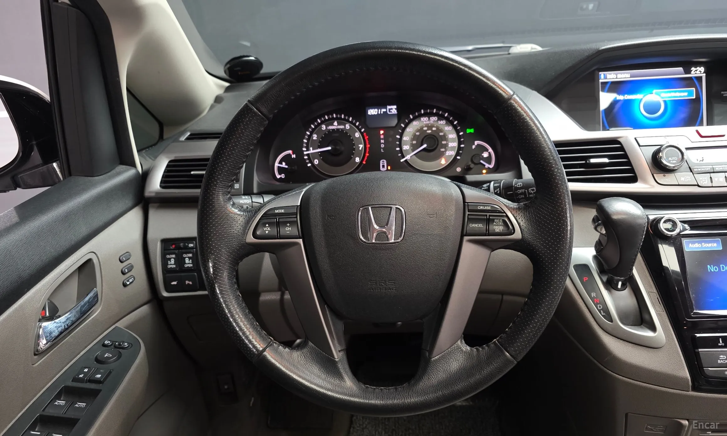 Honda Odyssey превью 13