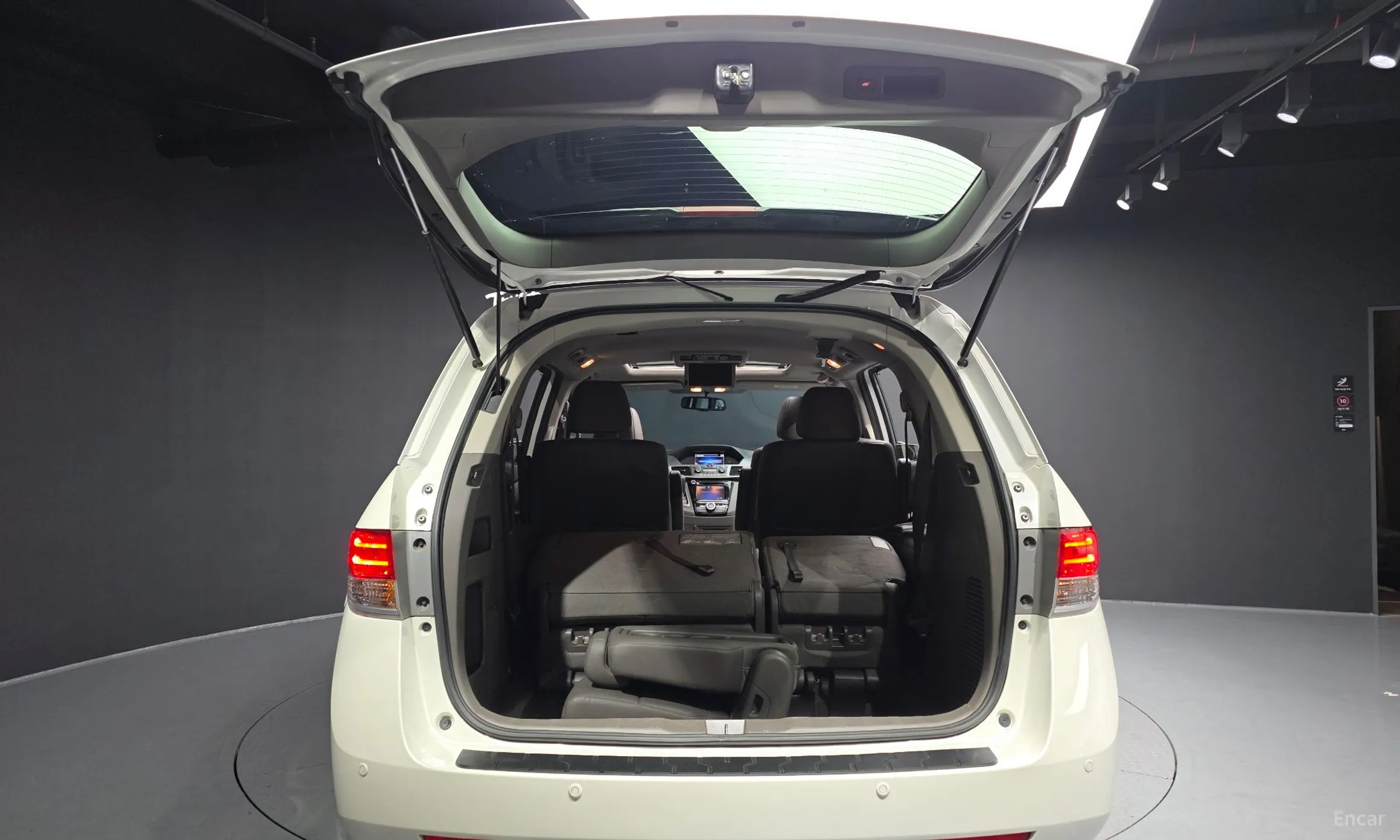 Honda Odyssey превью 20