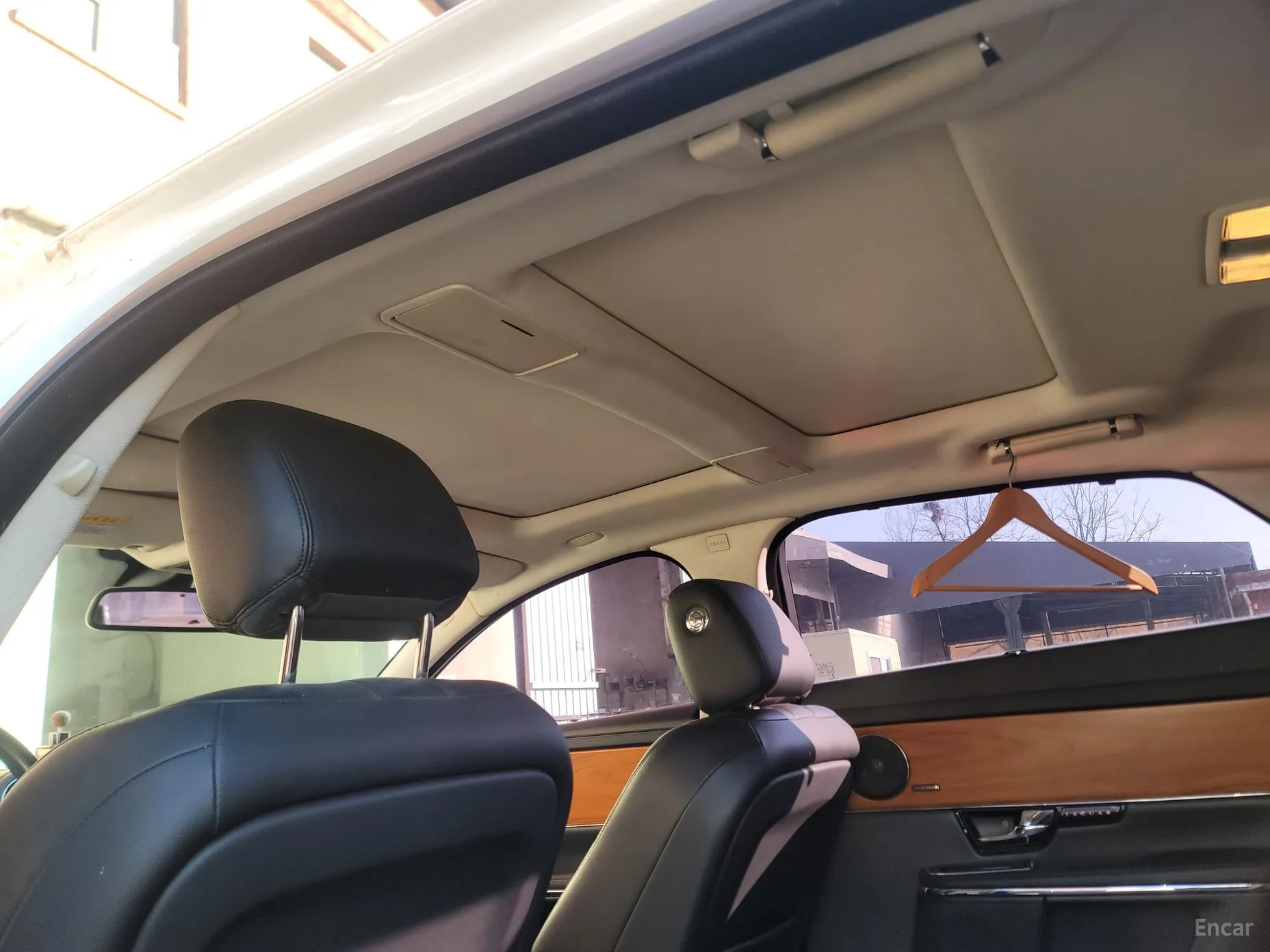 Jaguar All New XJ превью 12