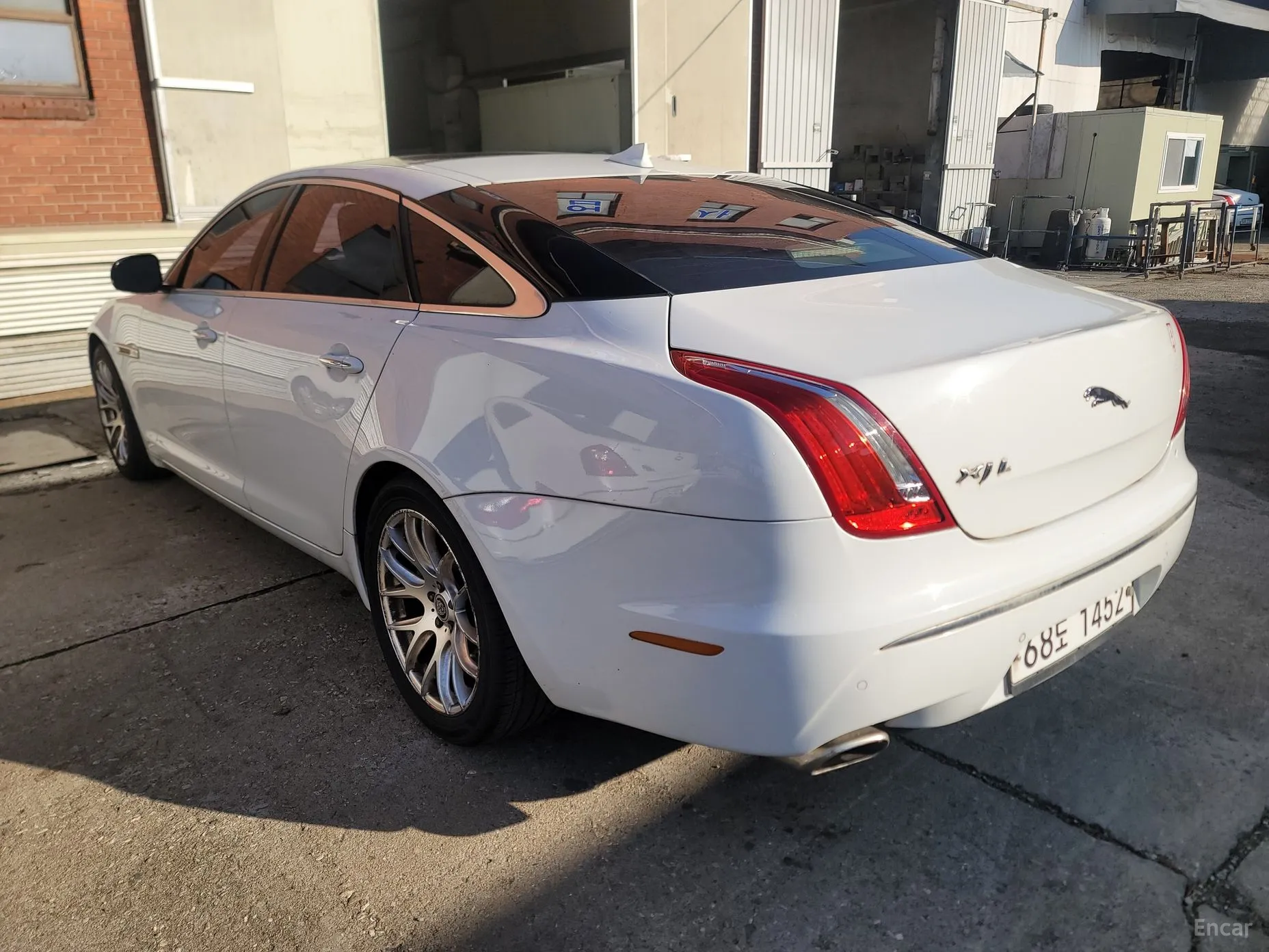 Jaguar All New XJ превью 7