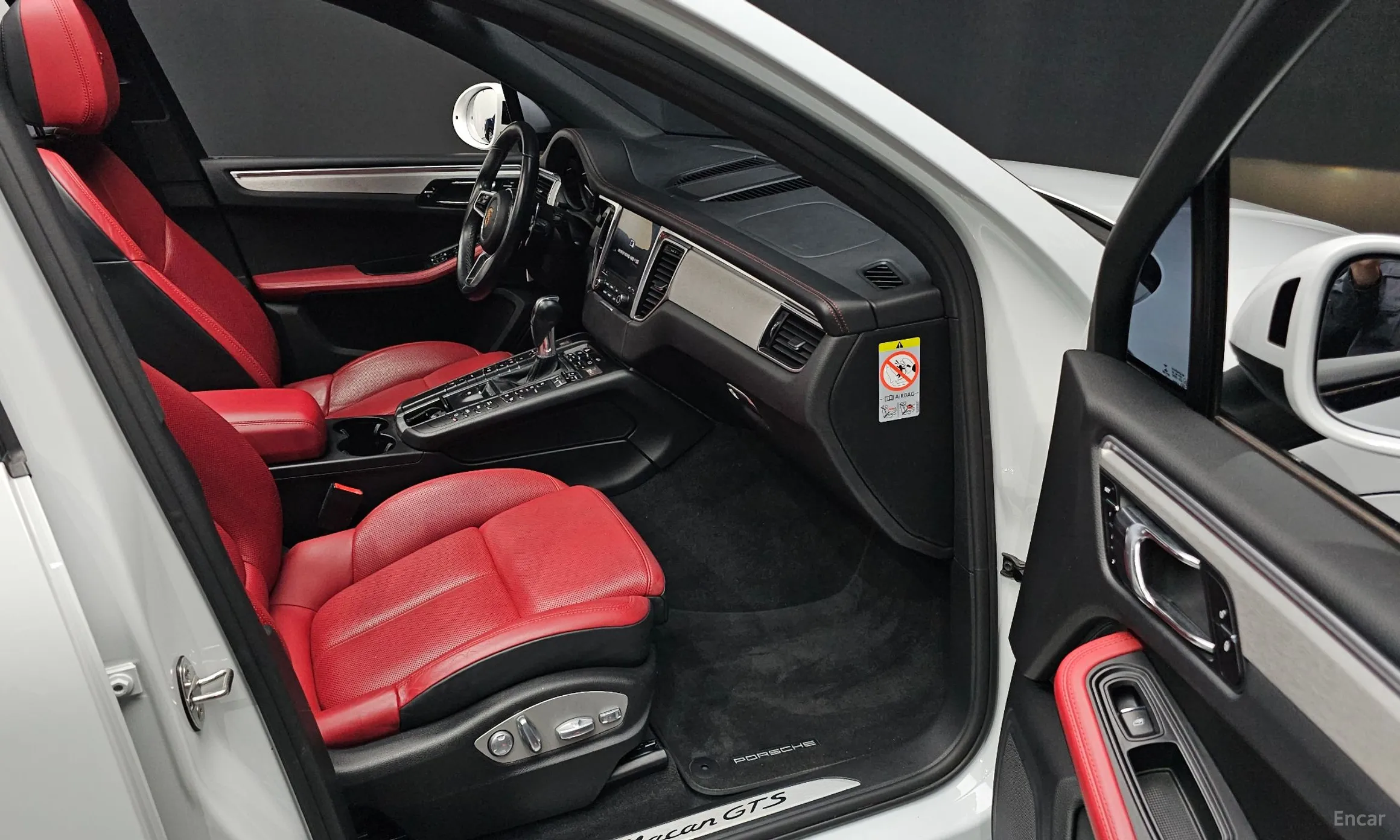 Porsche Macan превью 10
