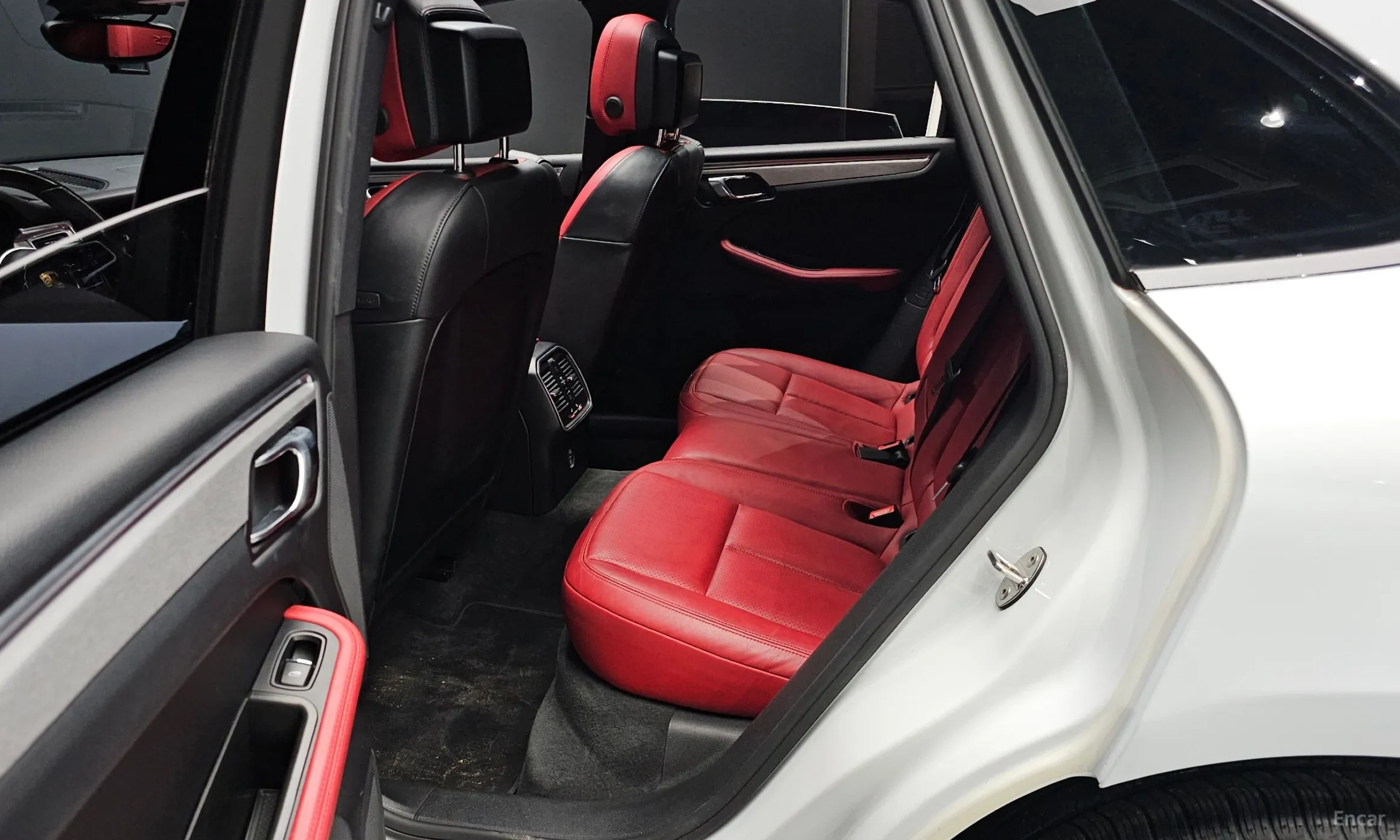 Porsche Macan превью 12