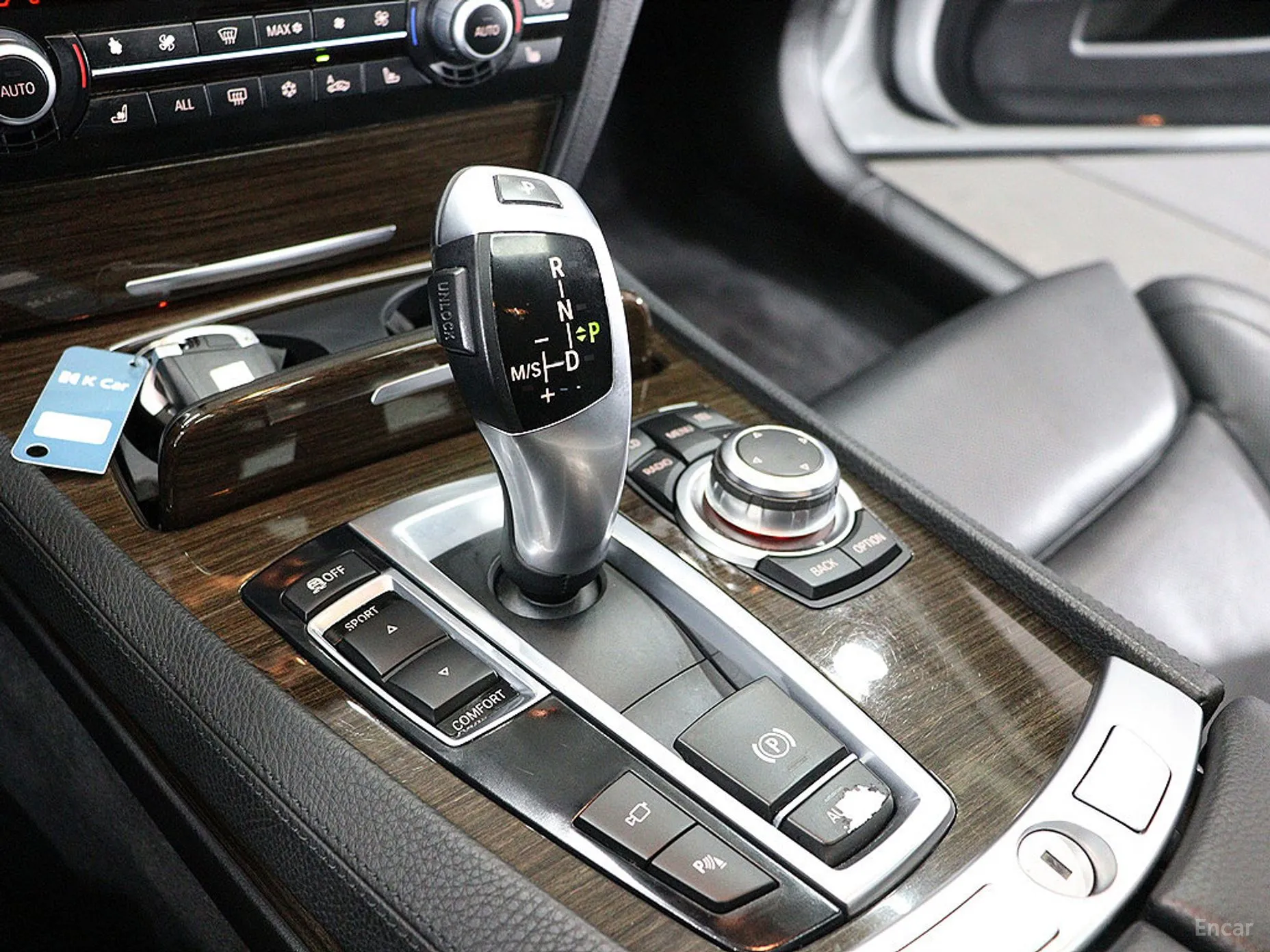BMW 7 Series (F01) превью 10