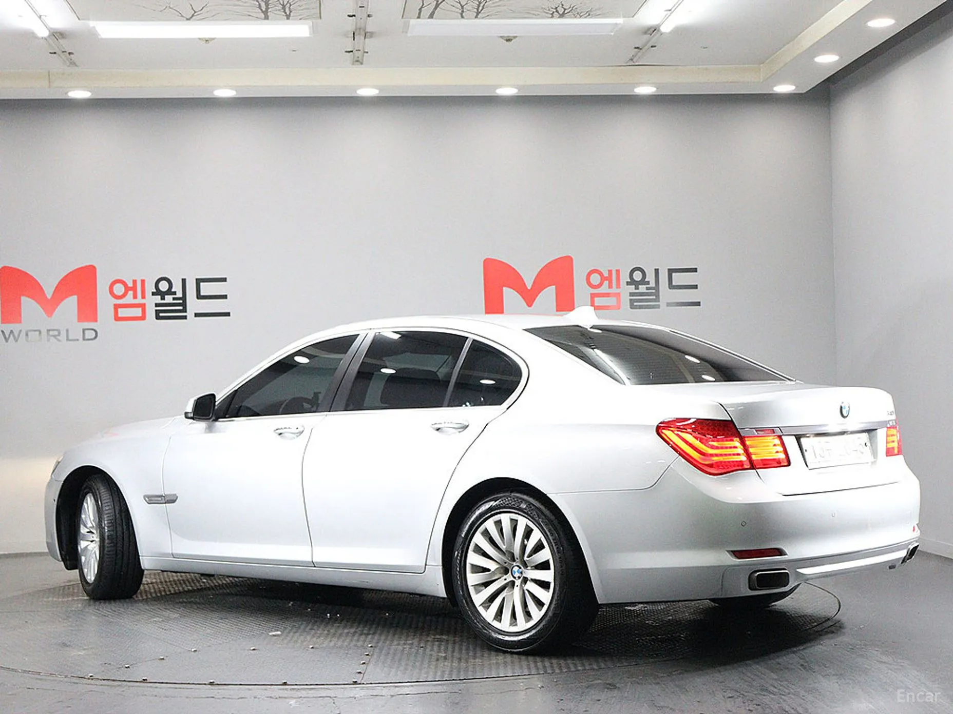 BMW 7 Series (F01) превью 3