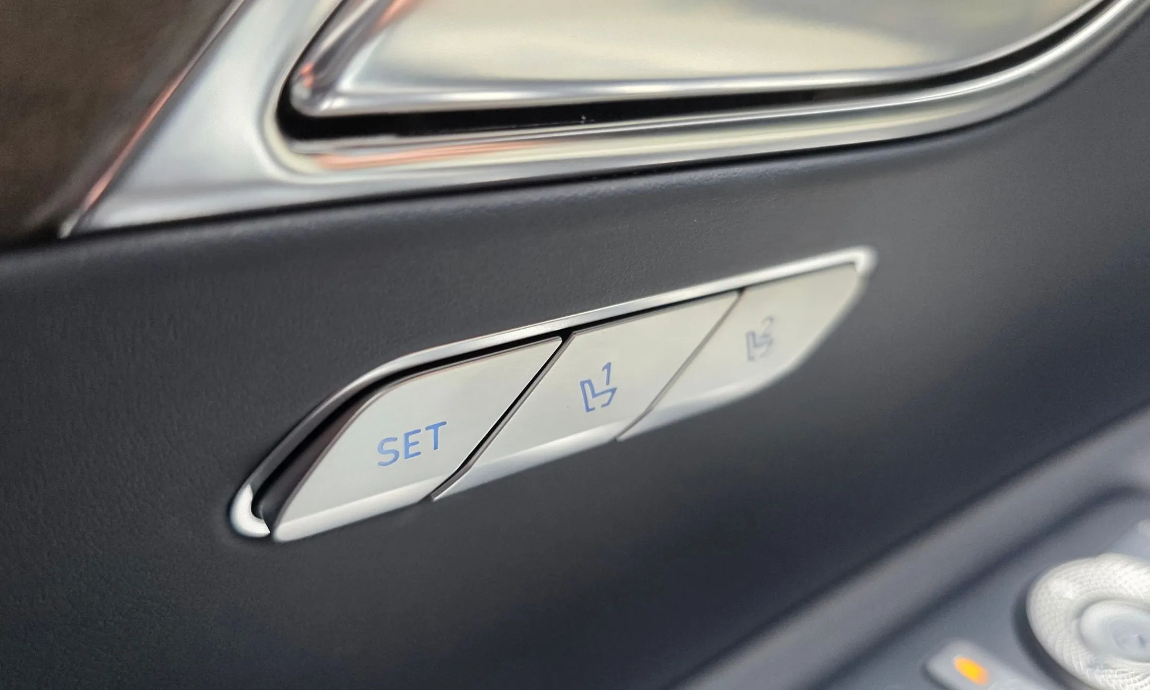 Genesis GV80 превью 17