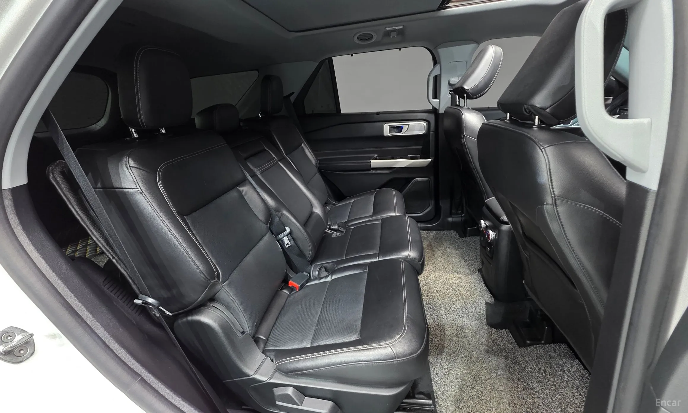 Ford Explorer 6th Generation превью 19