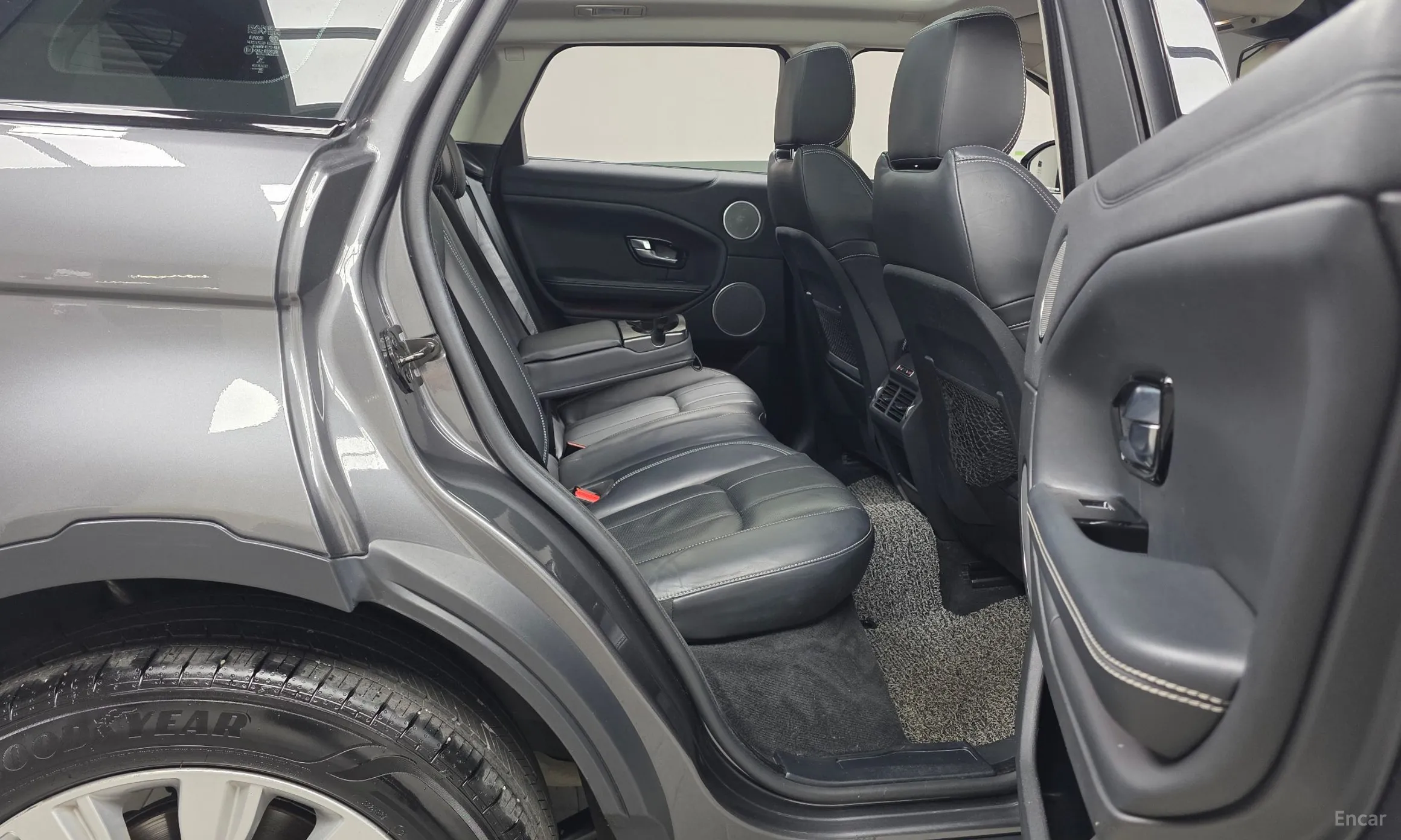 Land Rover Range Rover Evoque превью 12