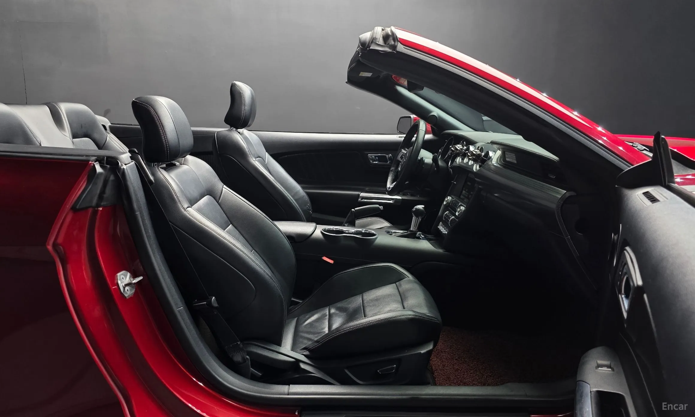Ford Mustang превью 10