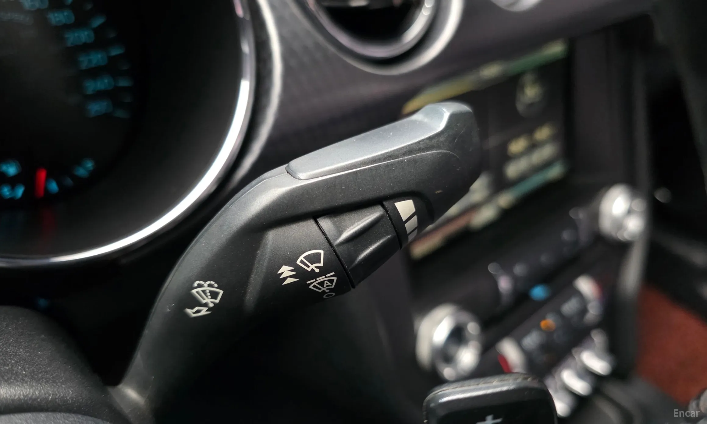 Ford Mustang превью 17