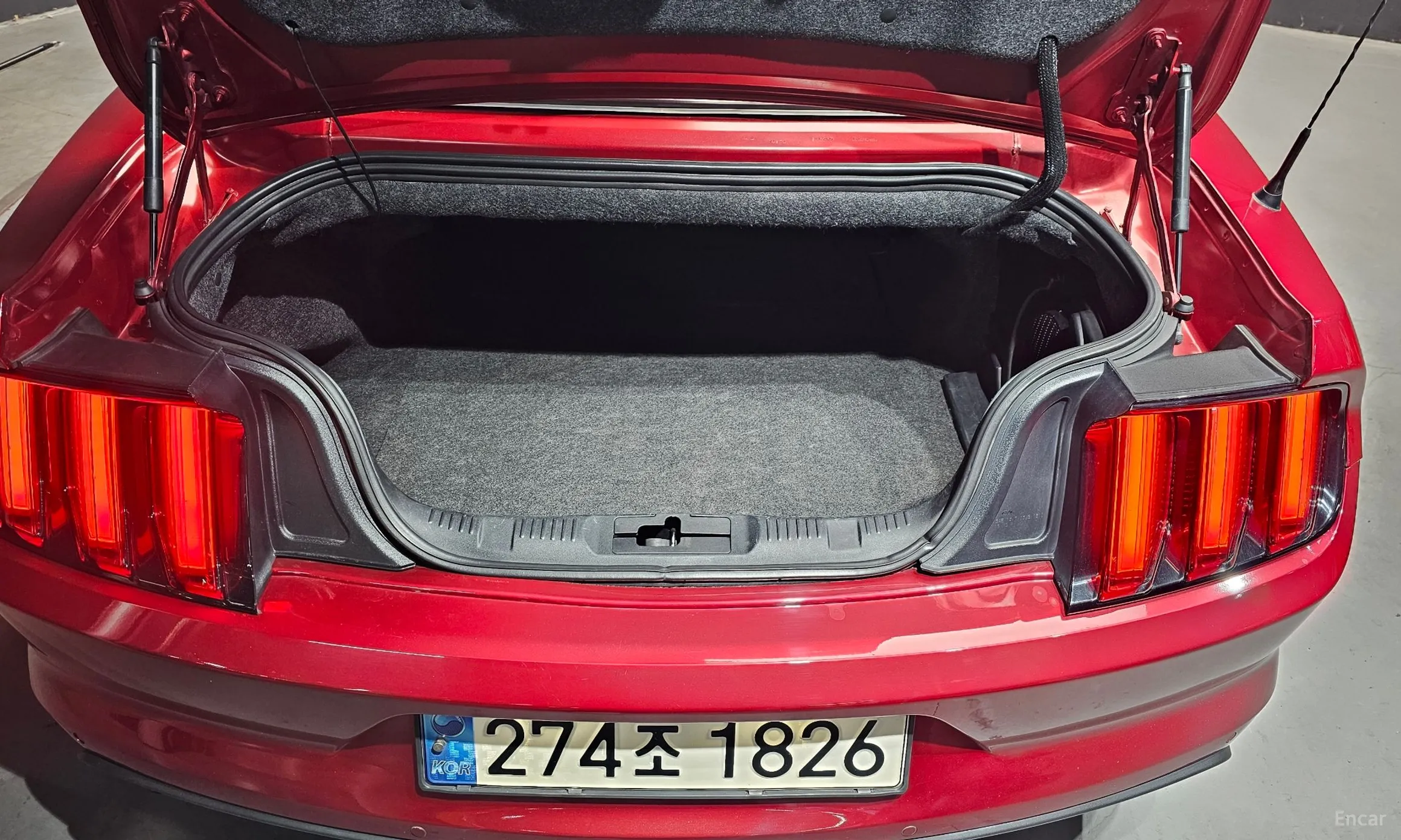 Ford Mustang превью 20