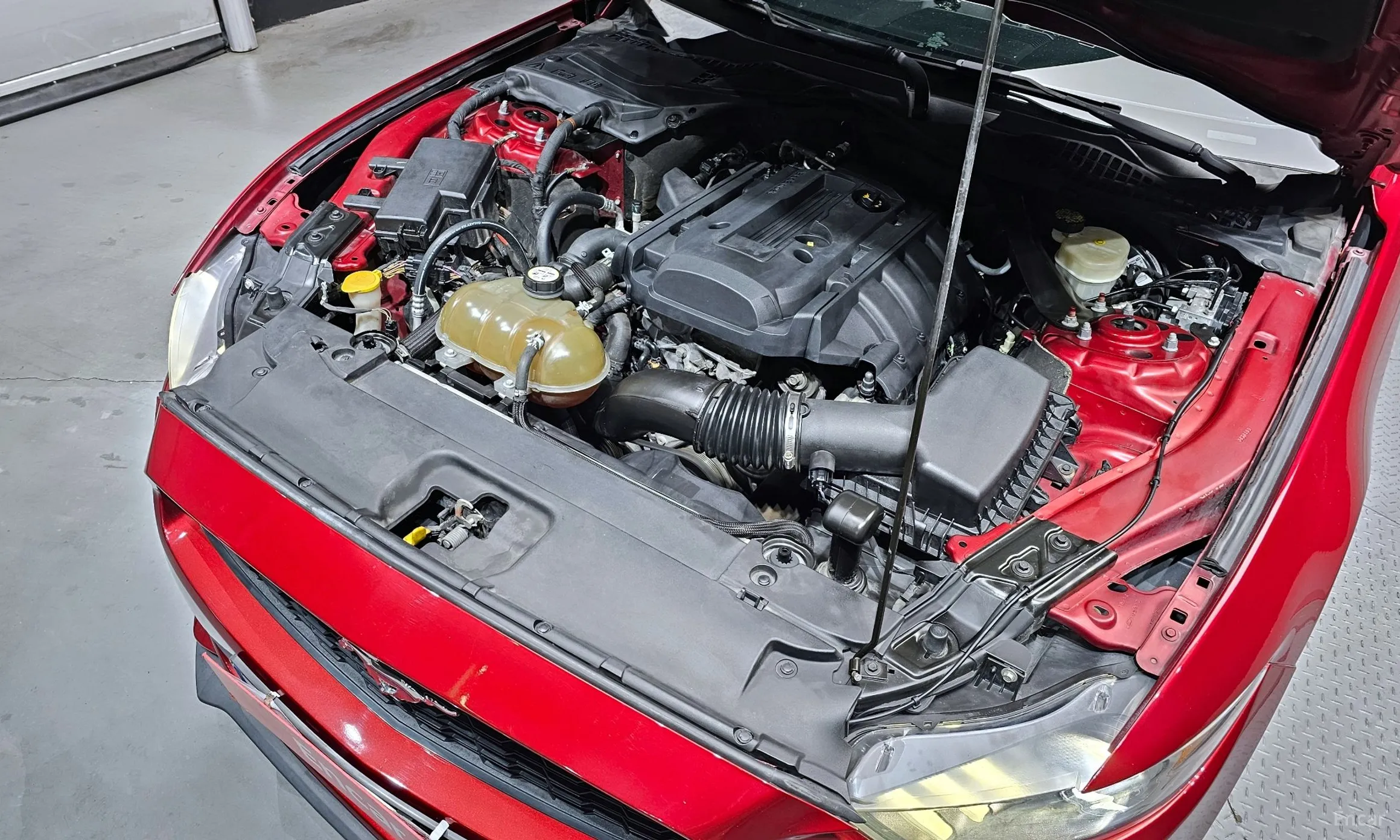 Ford Mustang превью 6