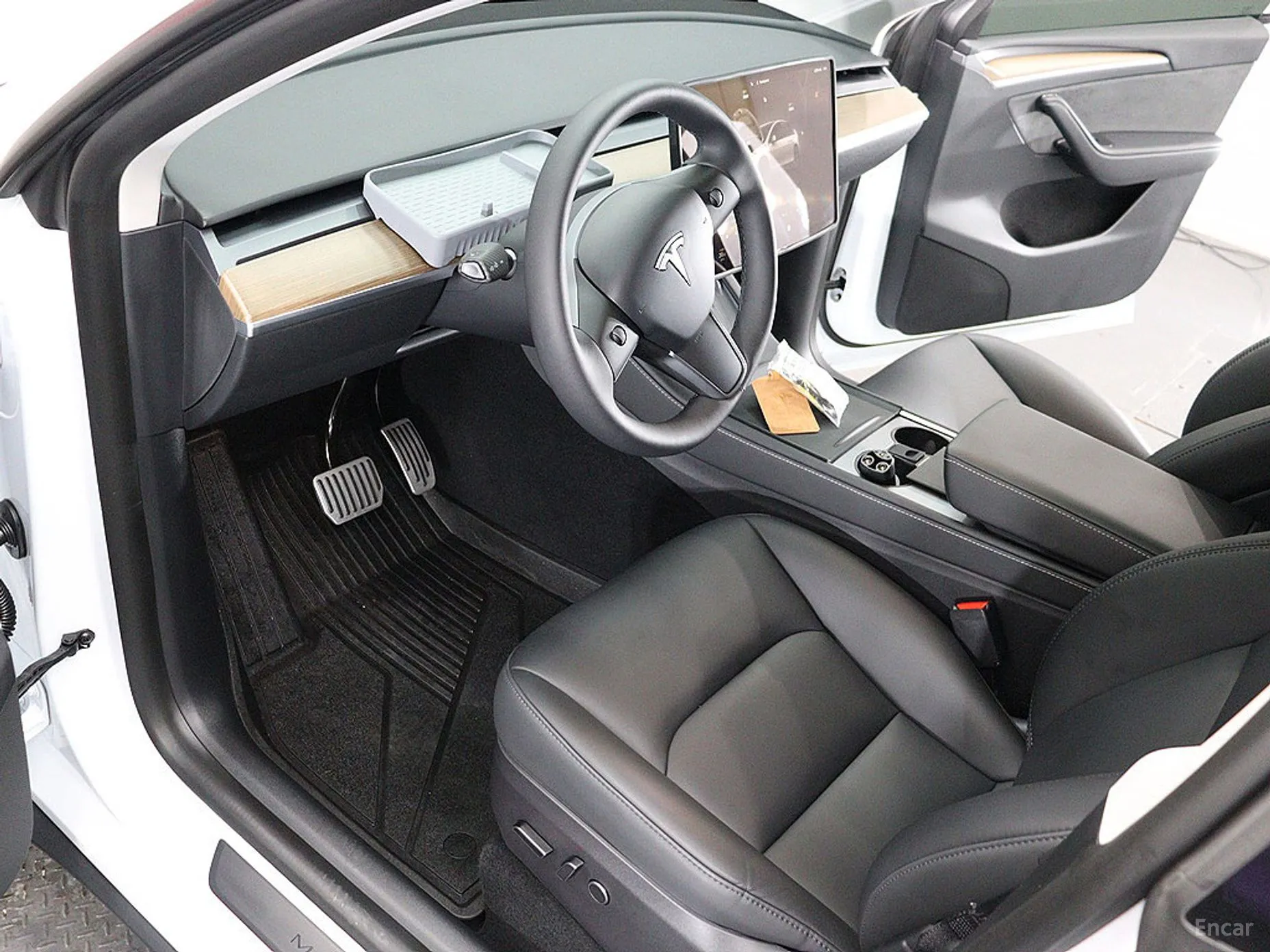 Tesla Model Y превью 10
