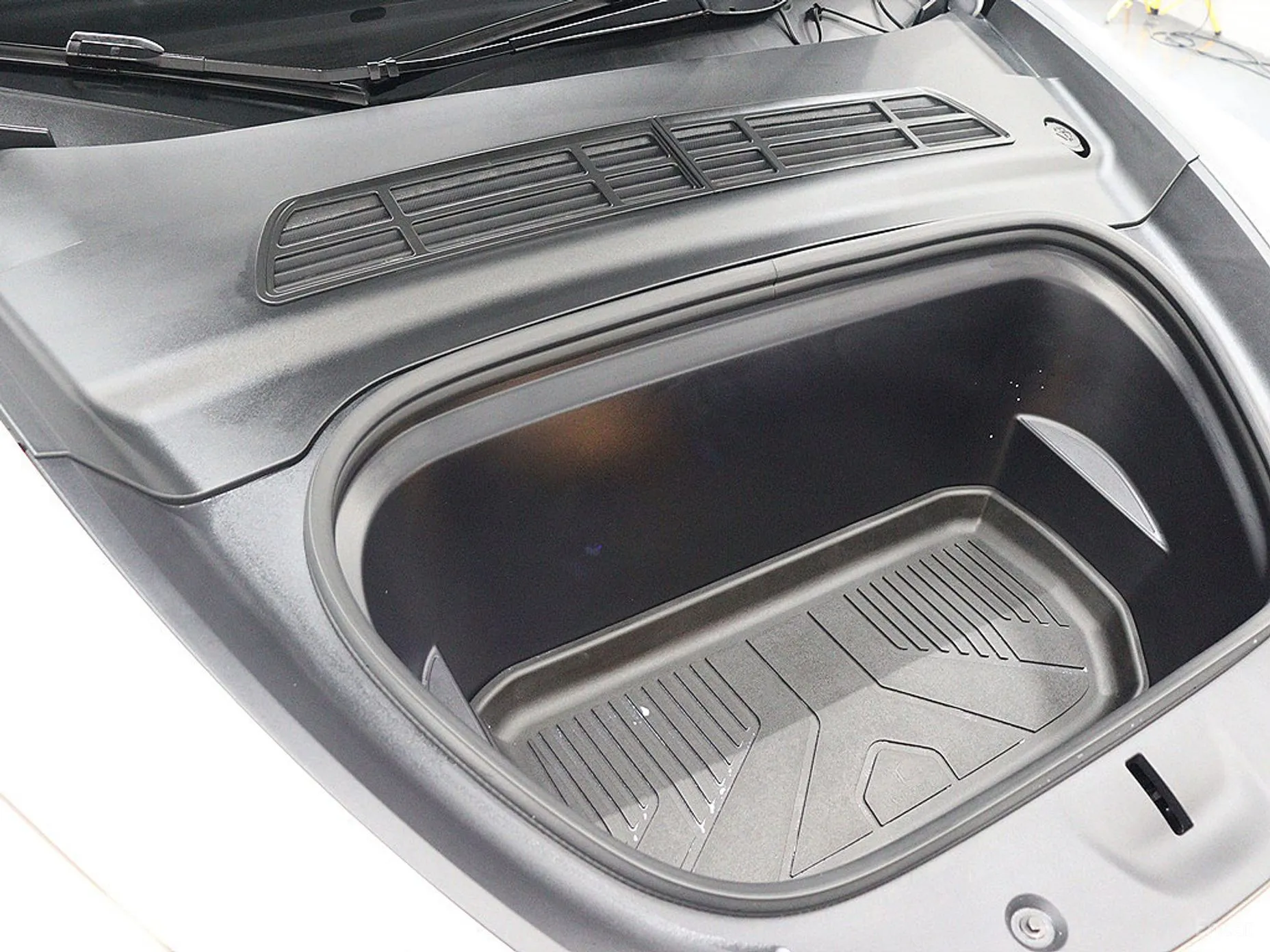 Tesla Model Y превью 6