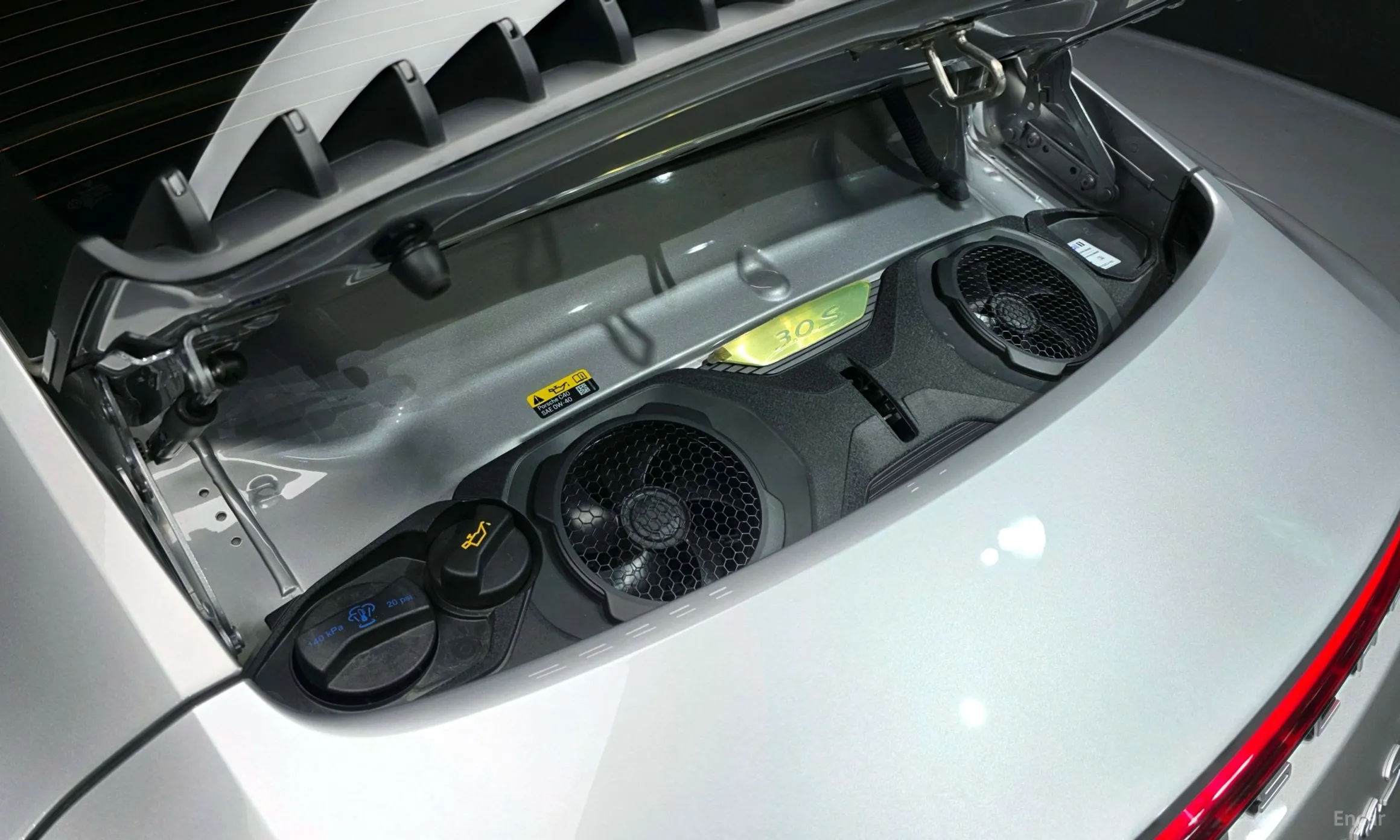 Porsche 911 (992) превью 6
