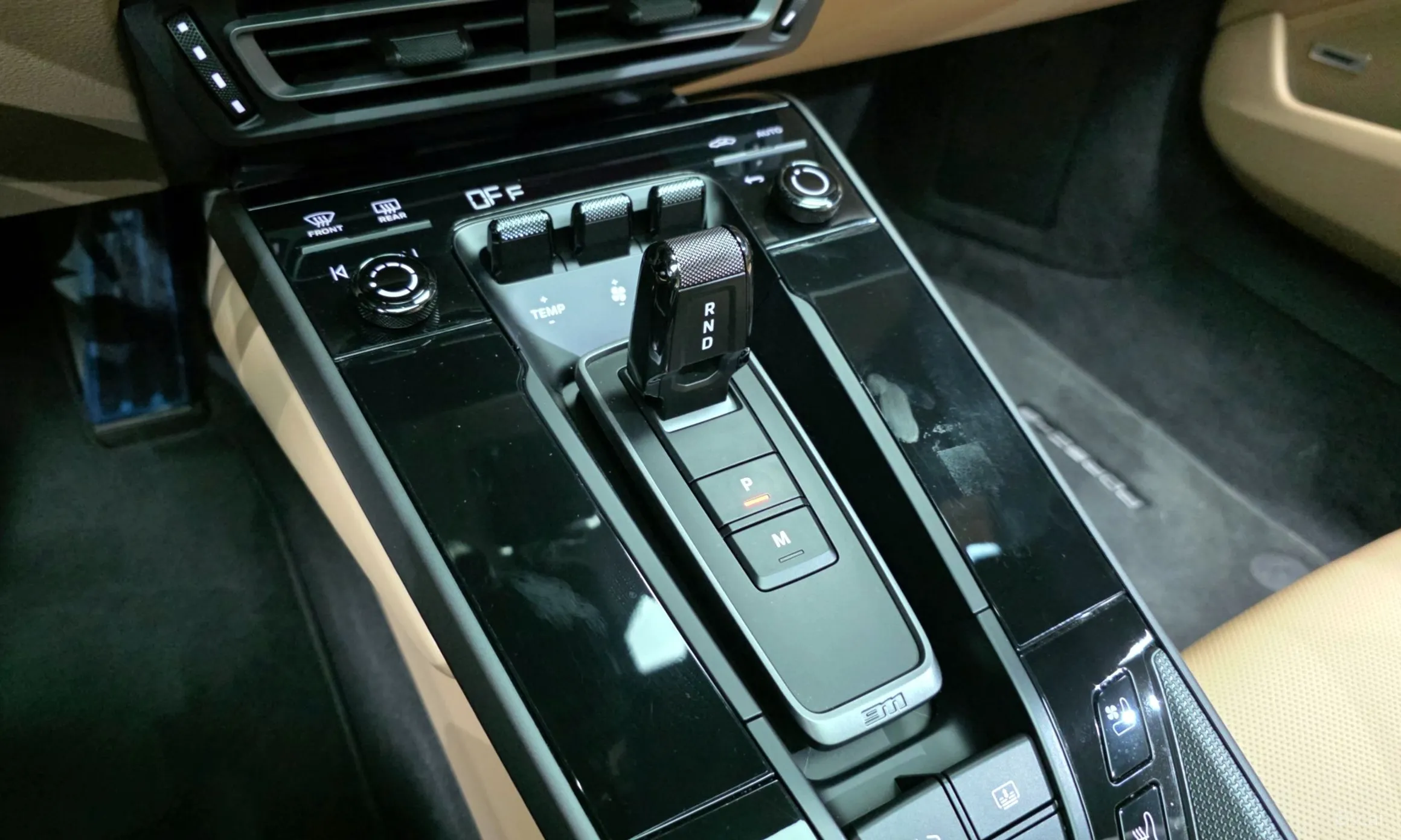 Porsche 911 (992) превью 9