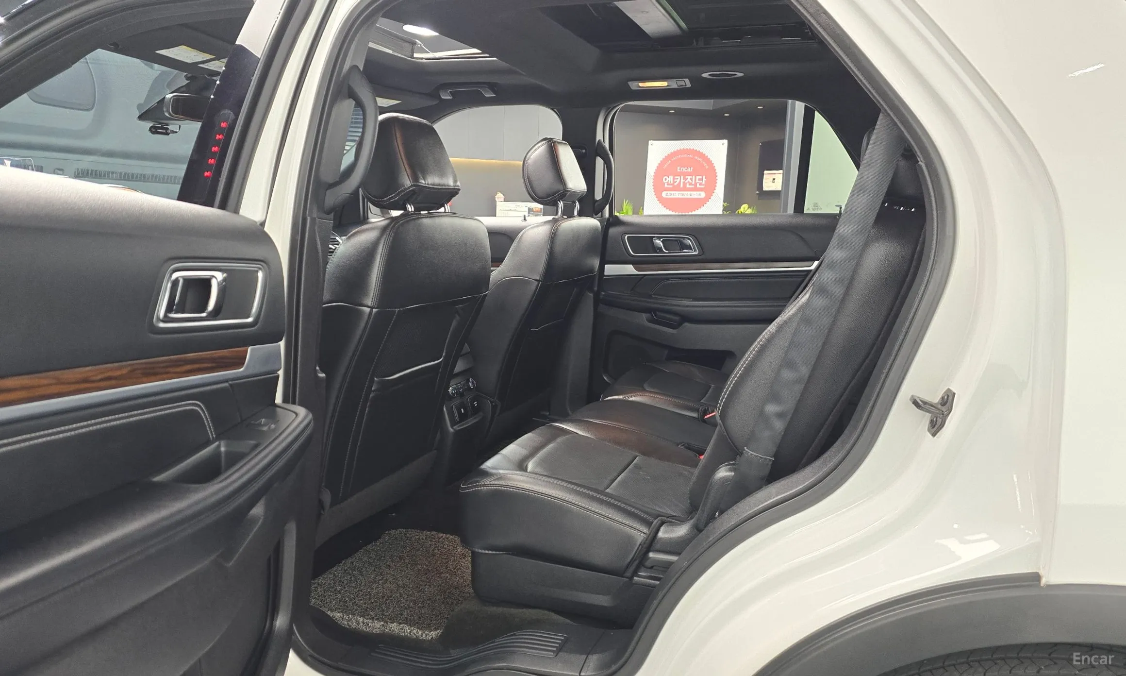 Ford Explorer превью 12